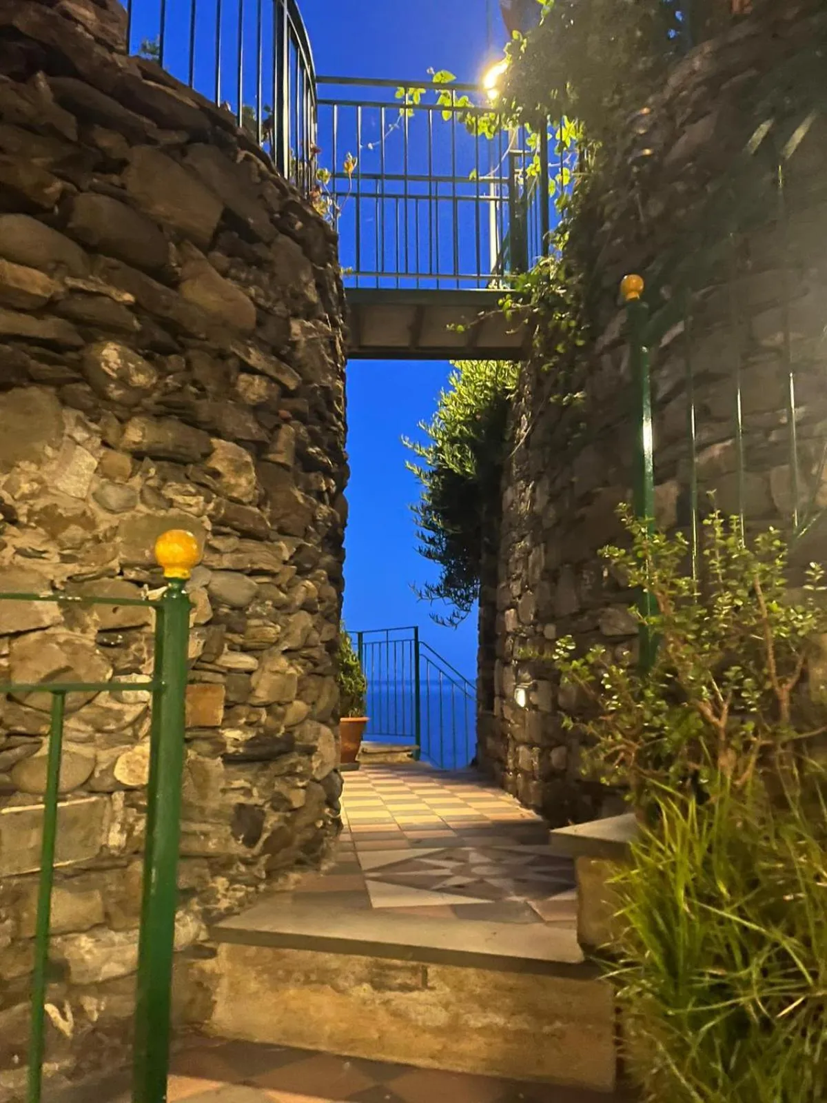 Night in Hotel Gianni Franzi