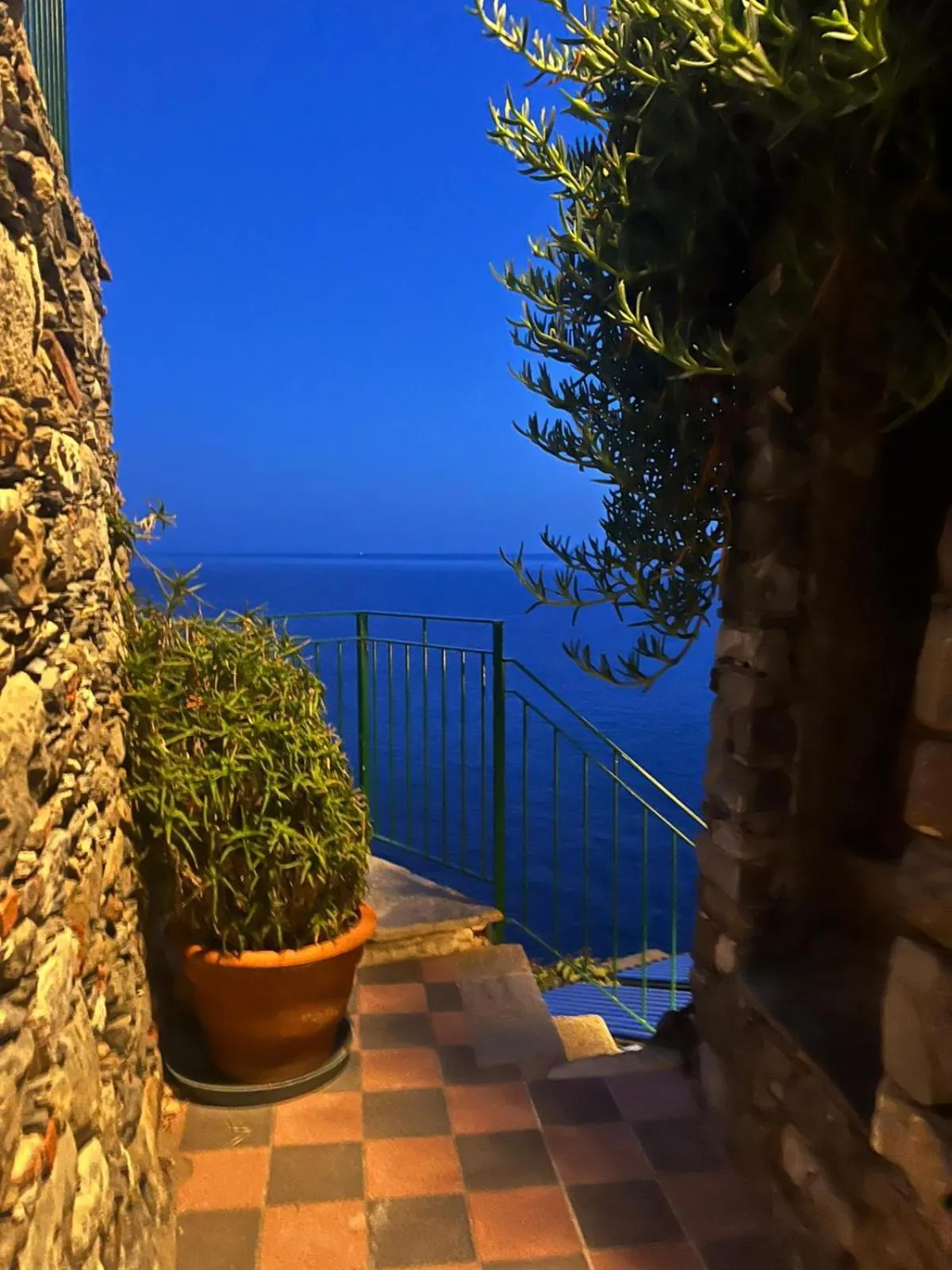 Night in Hotel Gianni Franzi