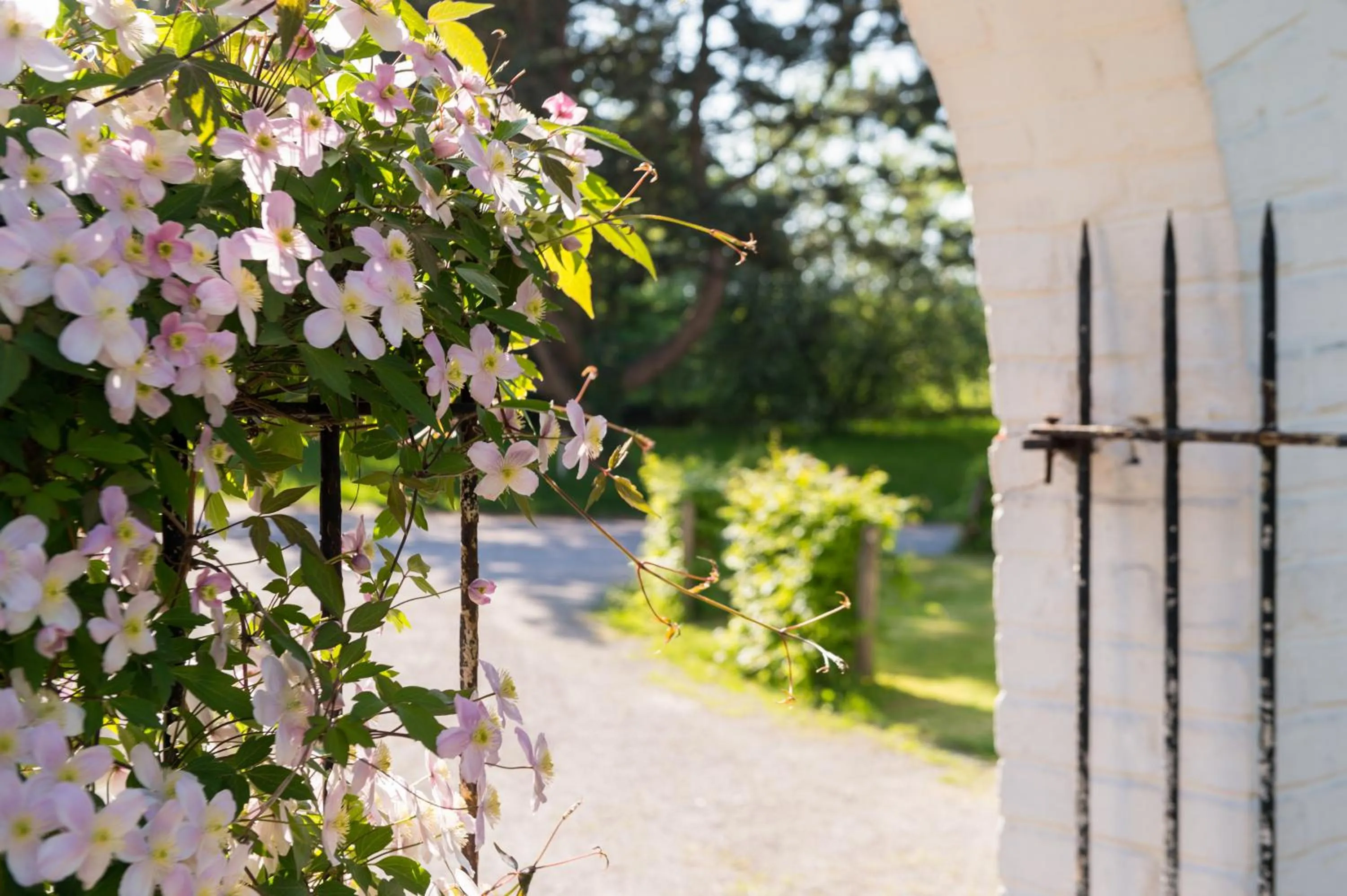 Facade/entrance in La Ferme Blanche, The Originals Relais