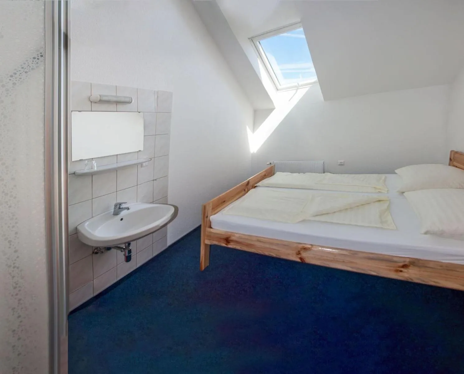 Double Room with Shared Toilet - single occupancy in Gasthaus Pension Goldeck