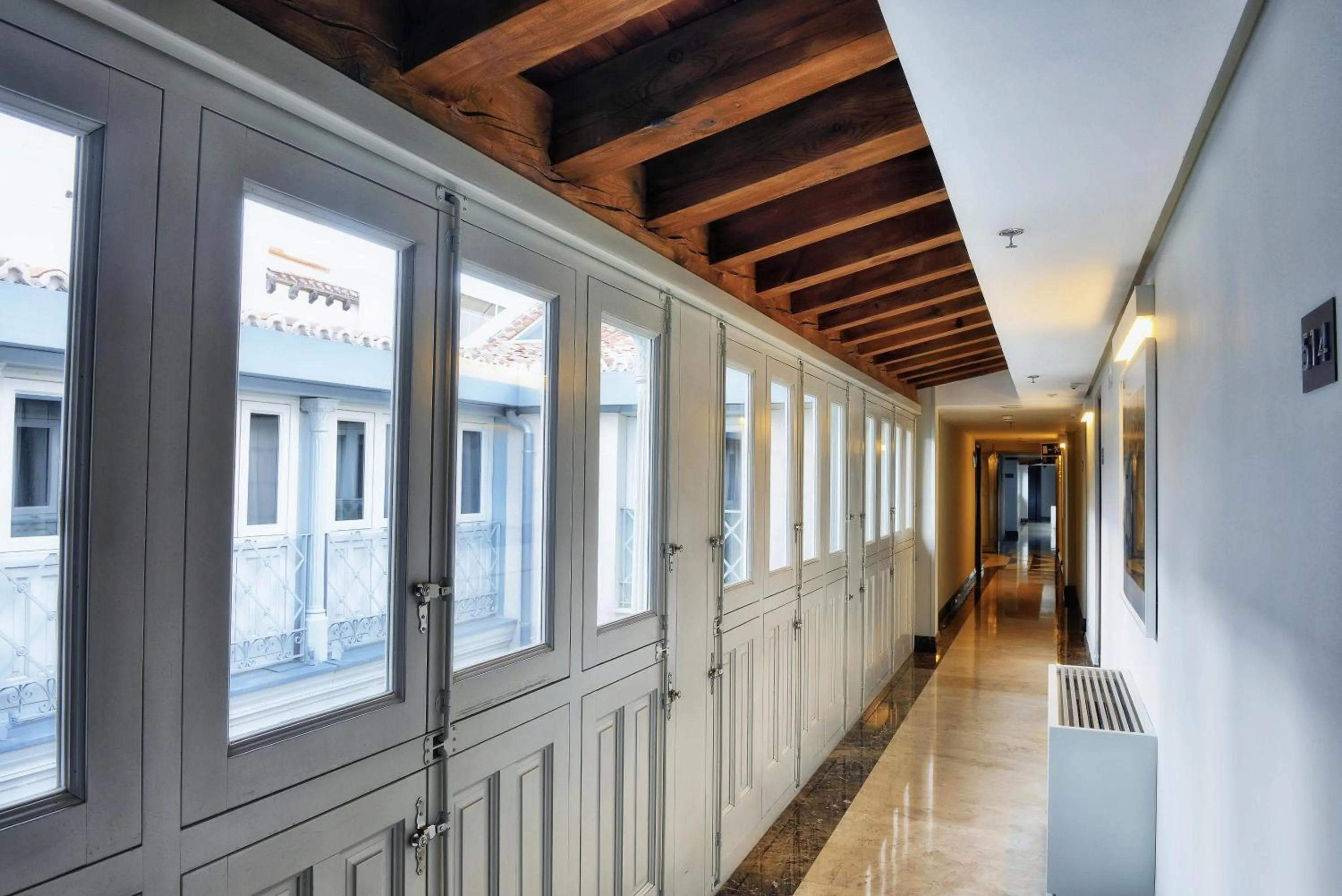 Lobby or reception in NH Collection Madrid Palacio de Tepa