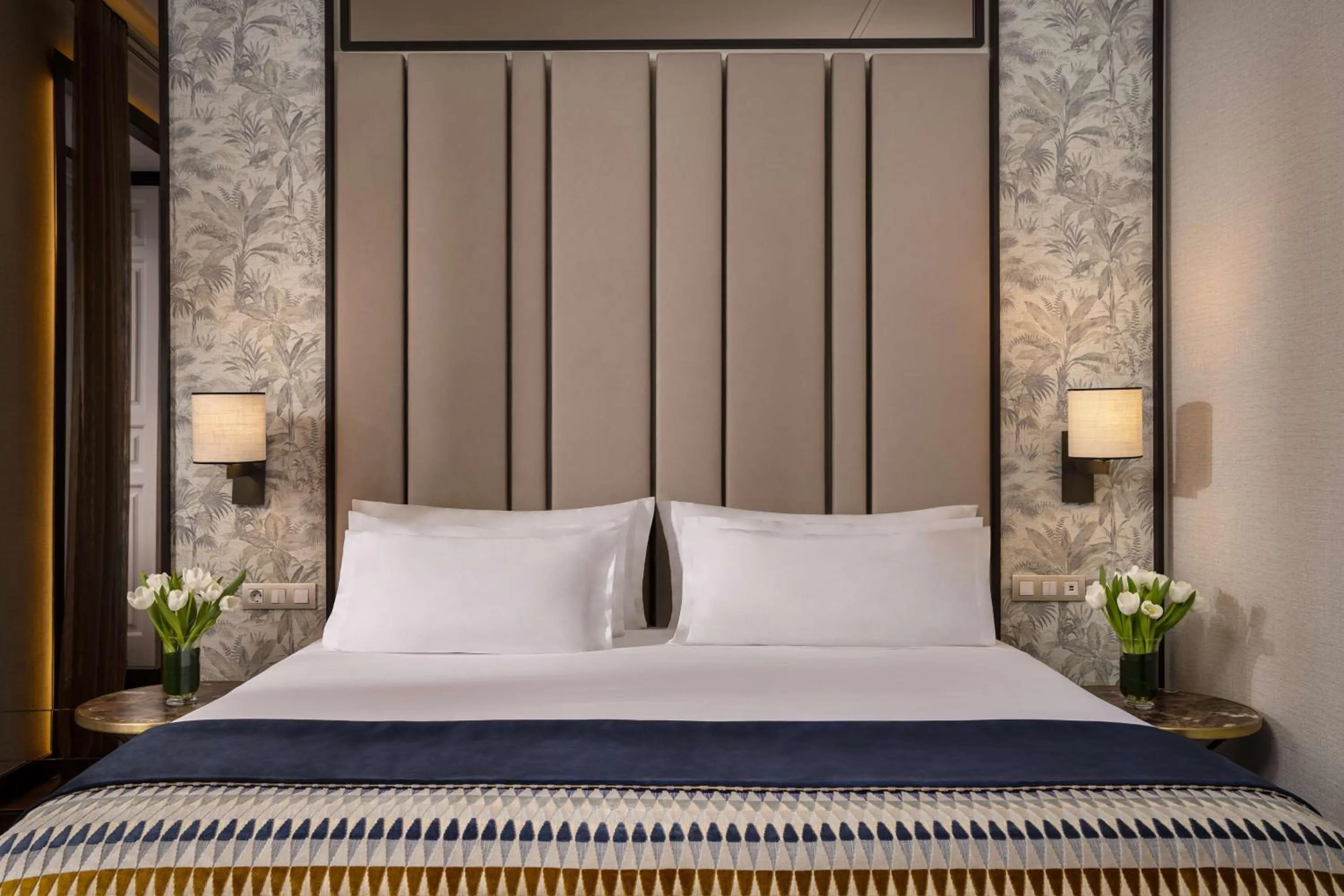 Bedroom, Bed in NH Collection Madrid Palacio de Tepa