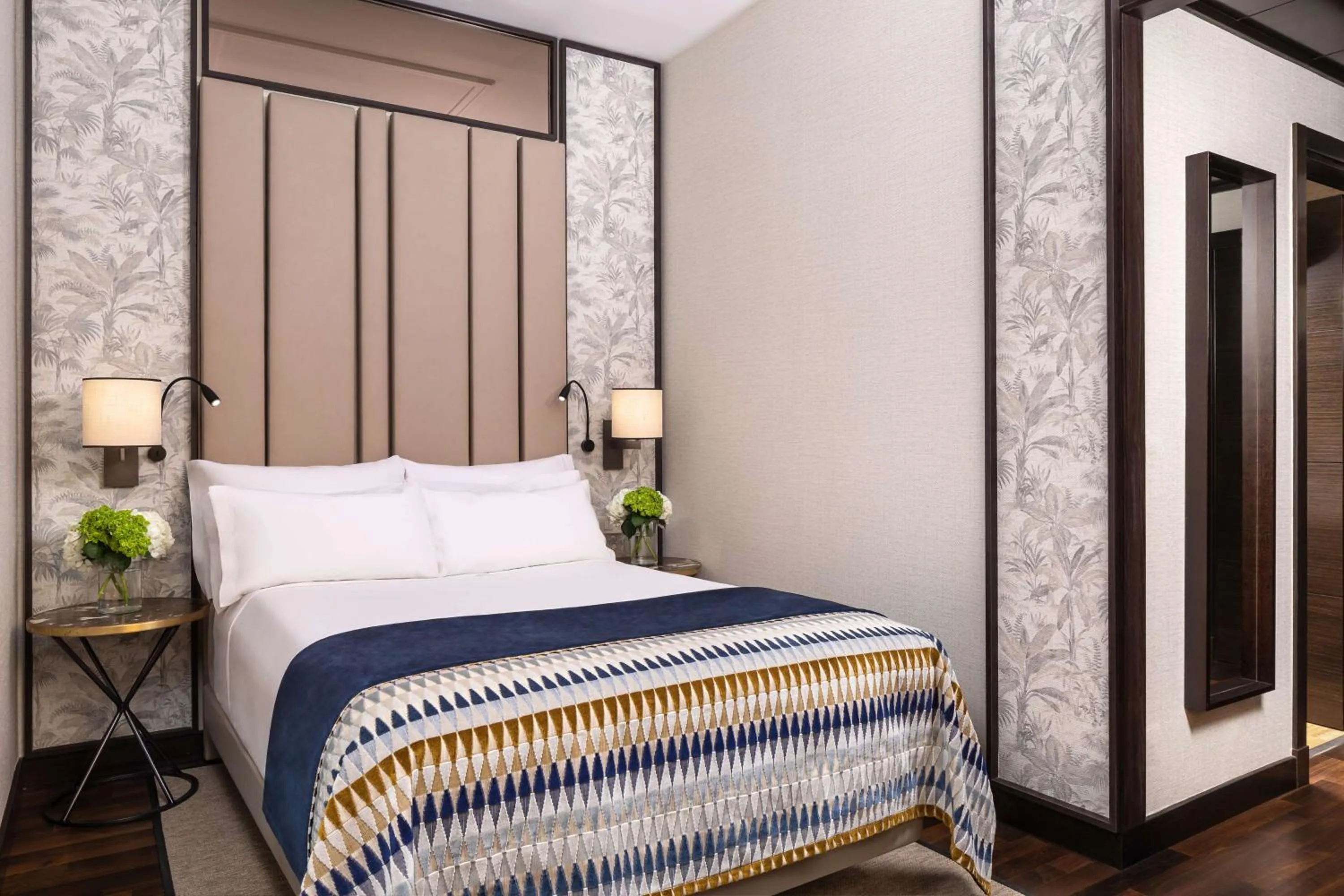 Bedroom, Bed in NH Collection Madrid Palacio de Tepa