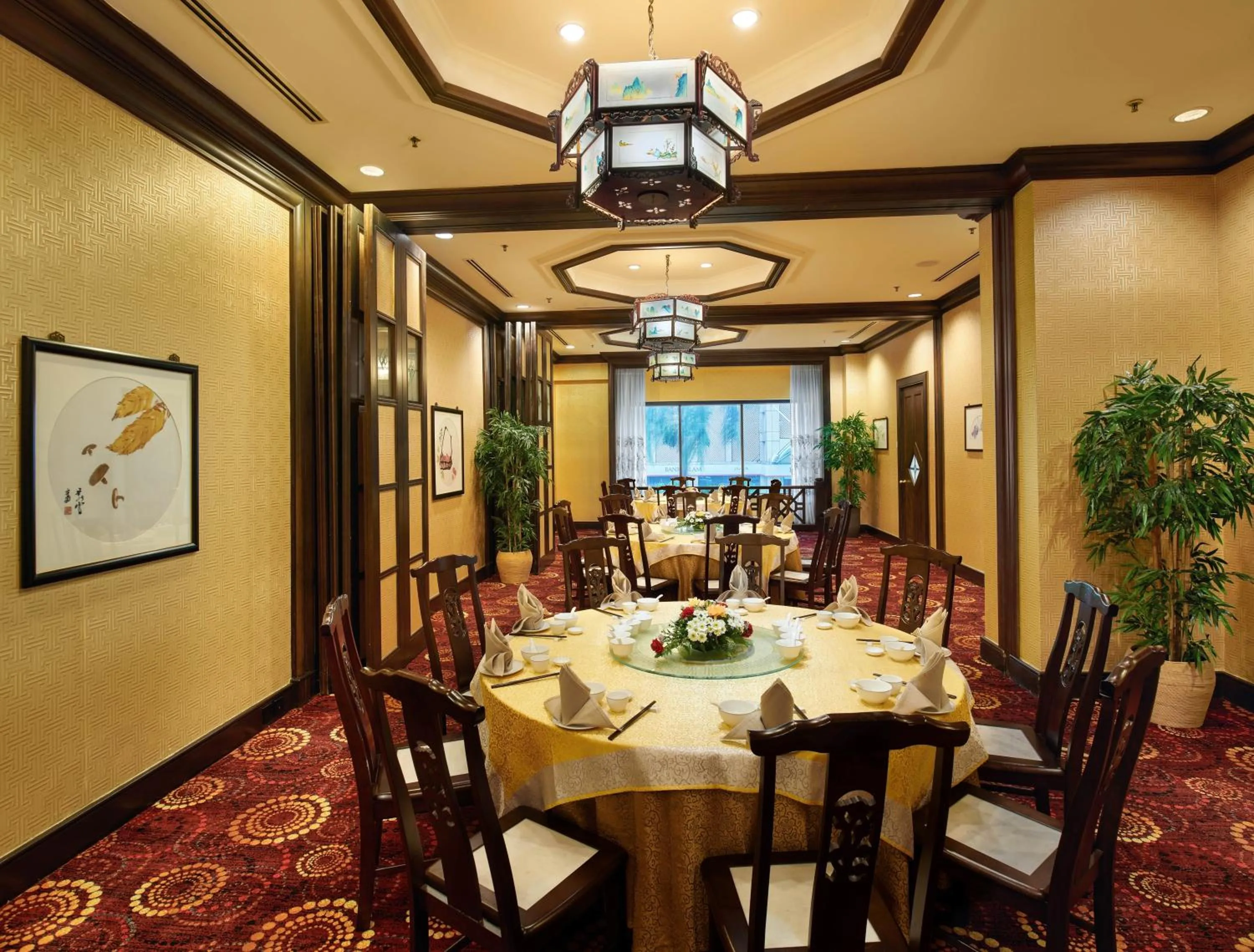 Restaurant/places to eat in Mardhiyyah Hotel and Suites