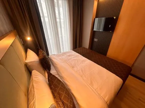Heya Hotel