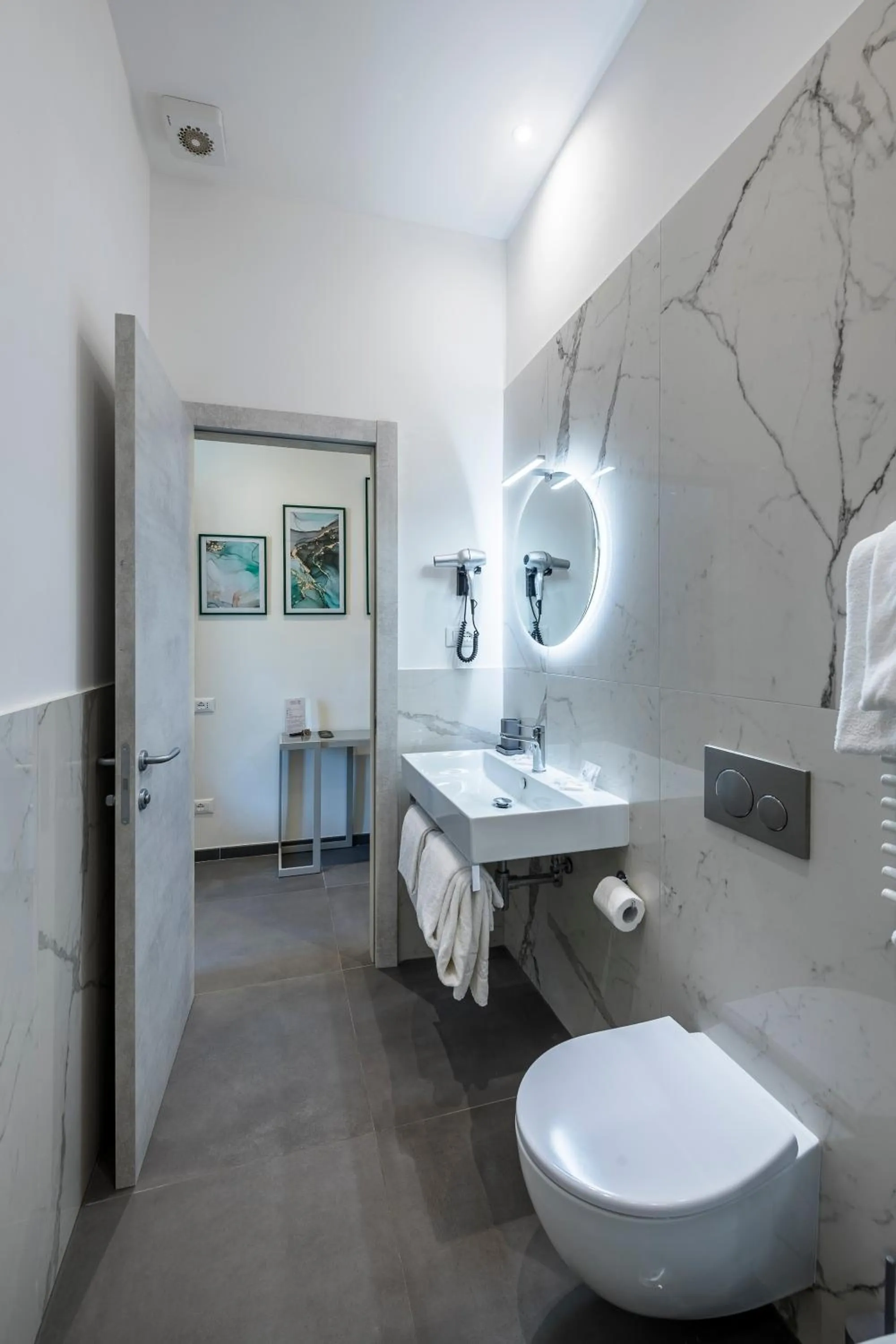 Toilet in Hotel California