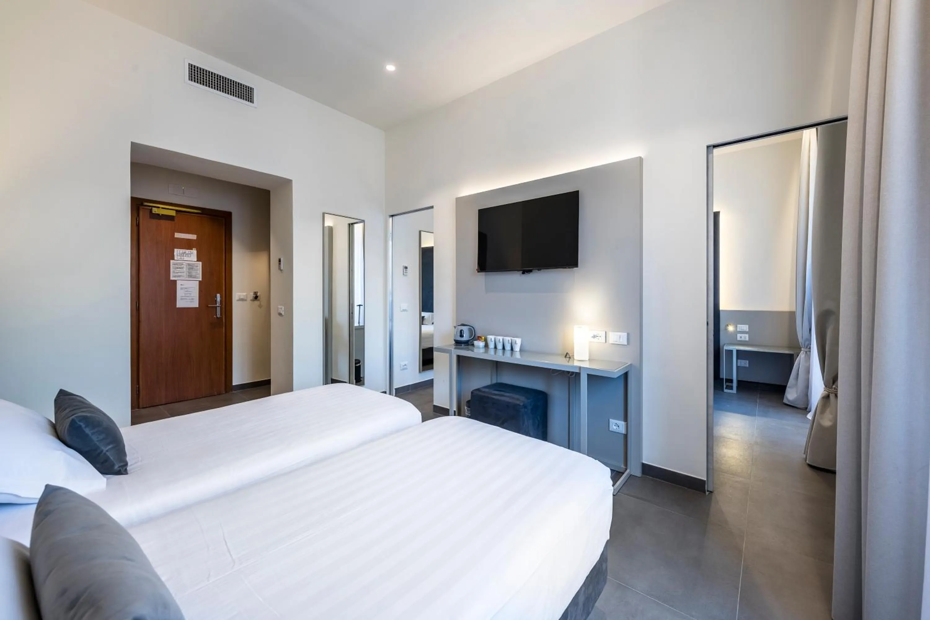 Bed in Hotel California