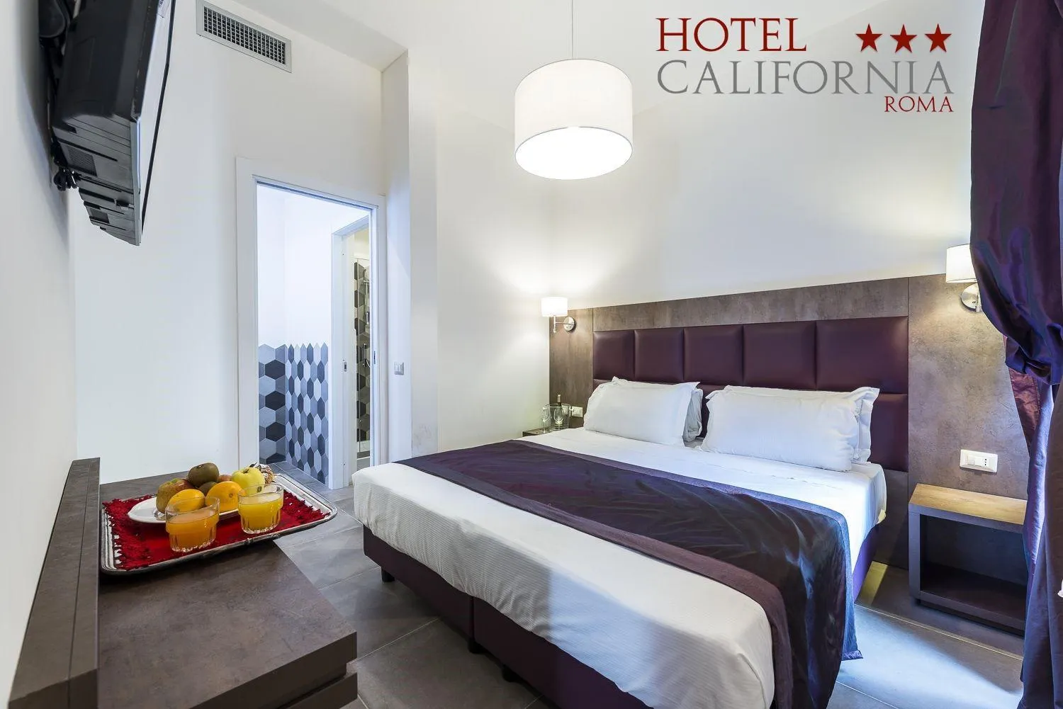 Bed in Hotel California