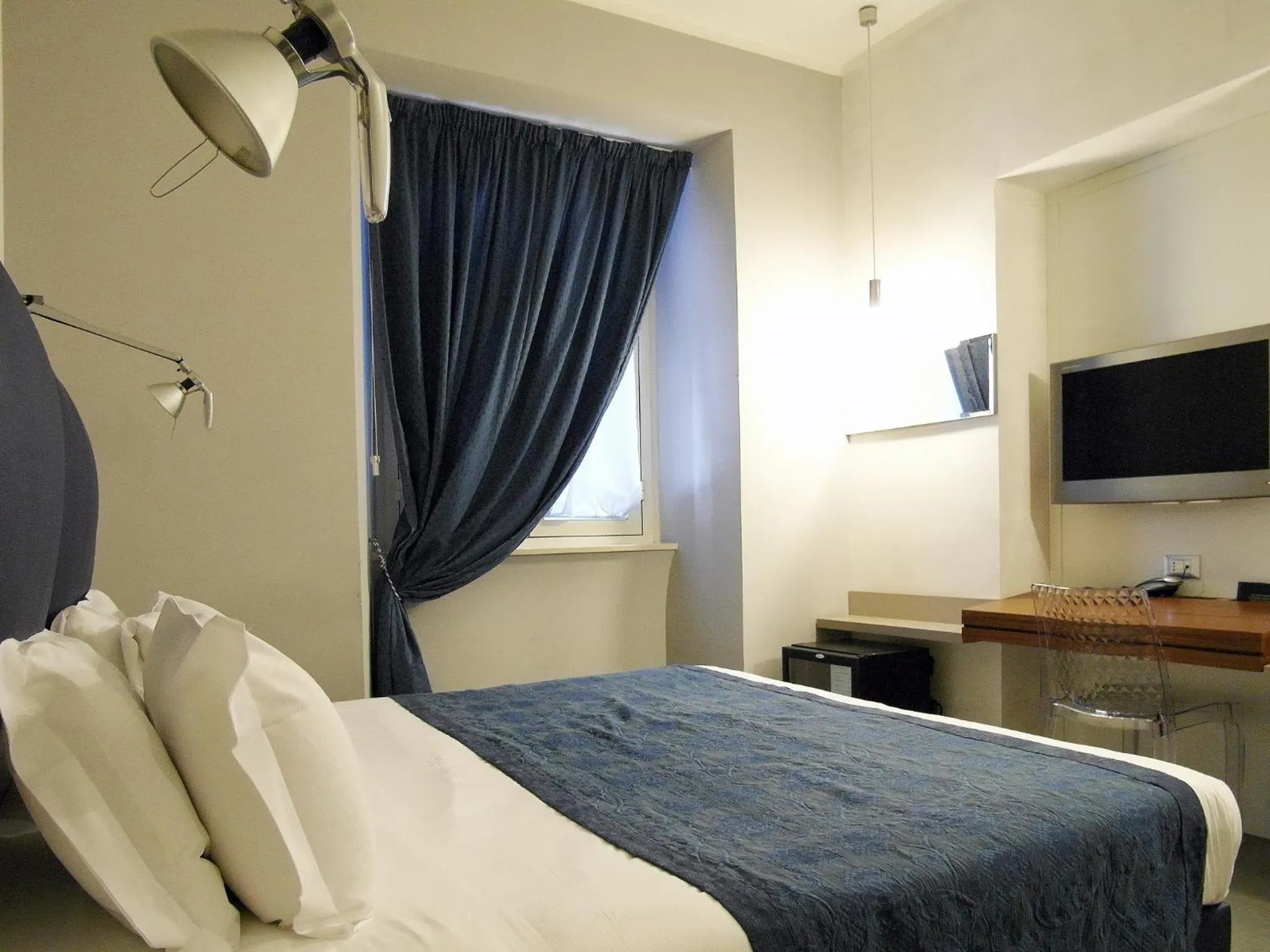 Bed in Hotel California