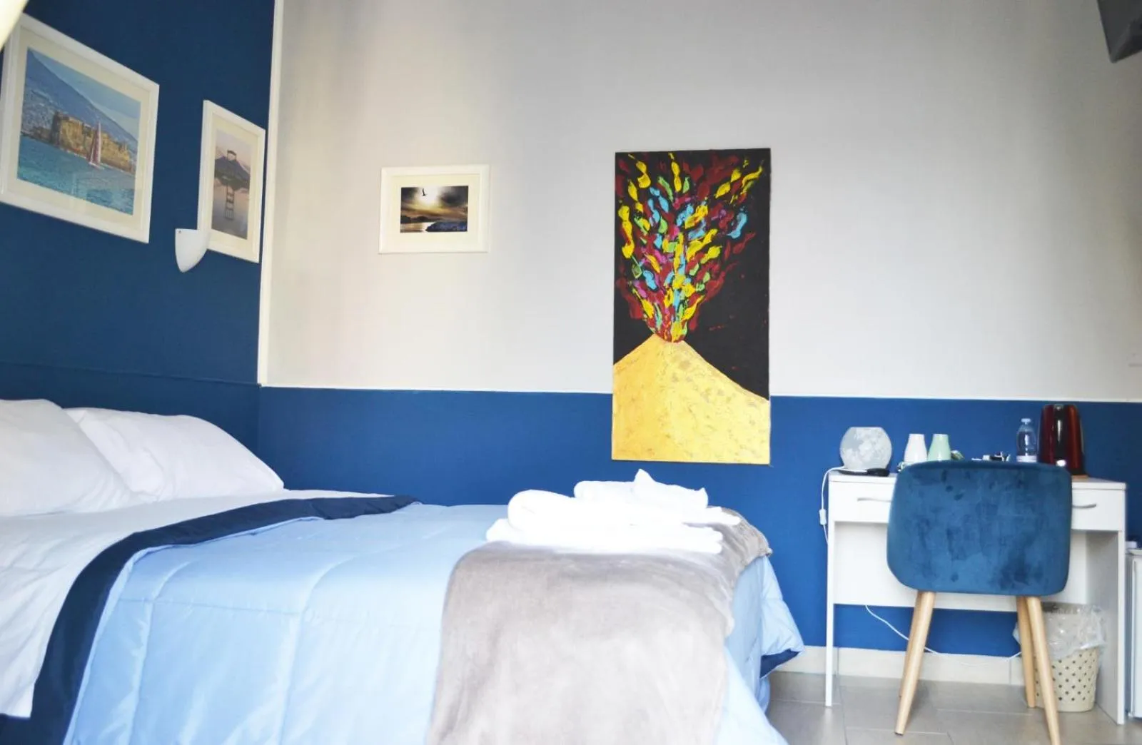 Bed in Il Viaggio di Dante Historical Center