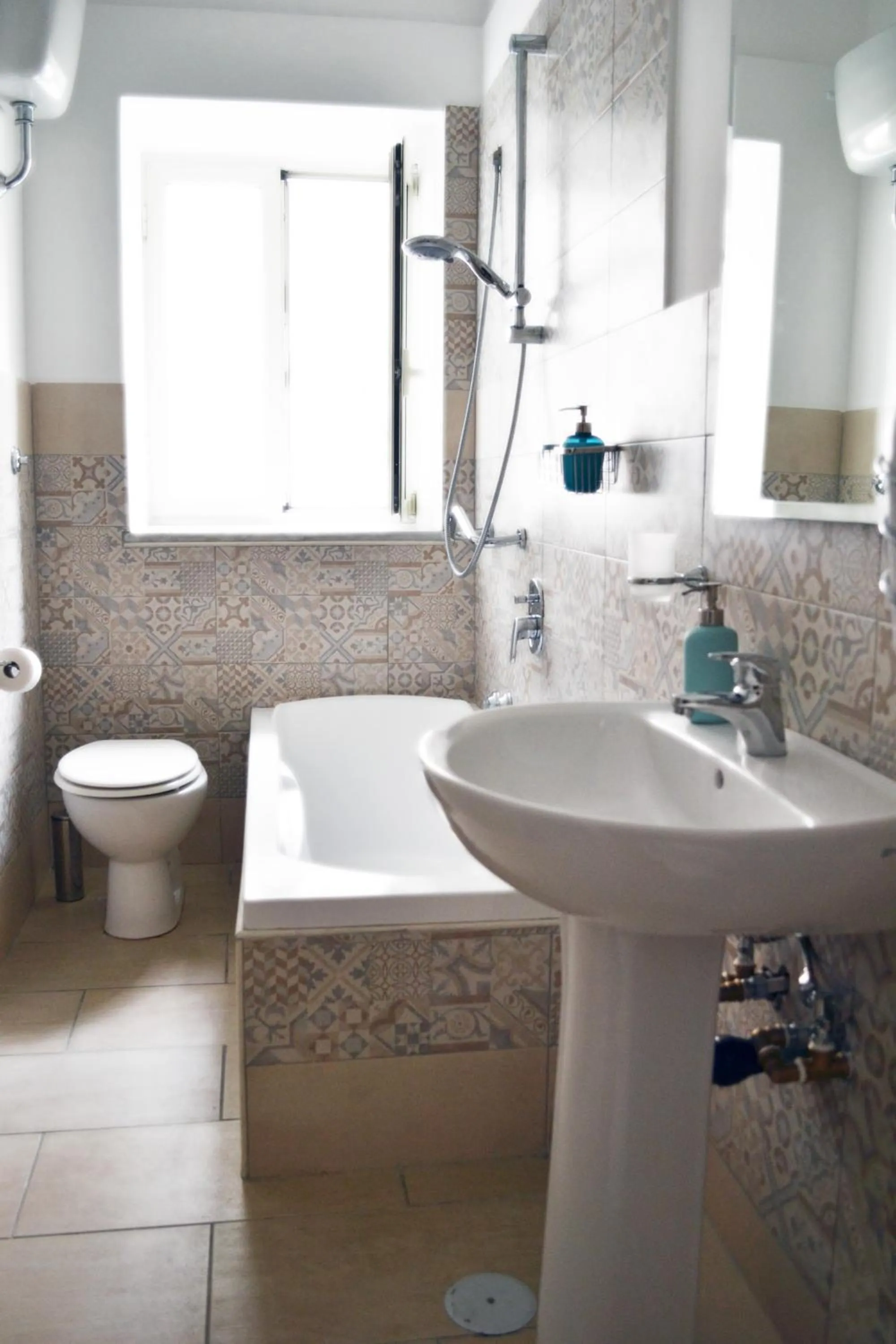 Bathroom in Il Viaggio di Dante Historical Center