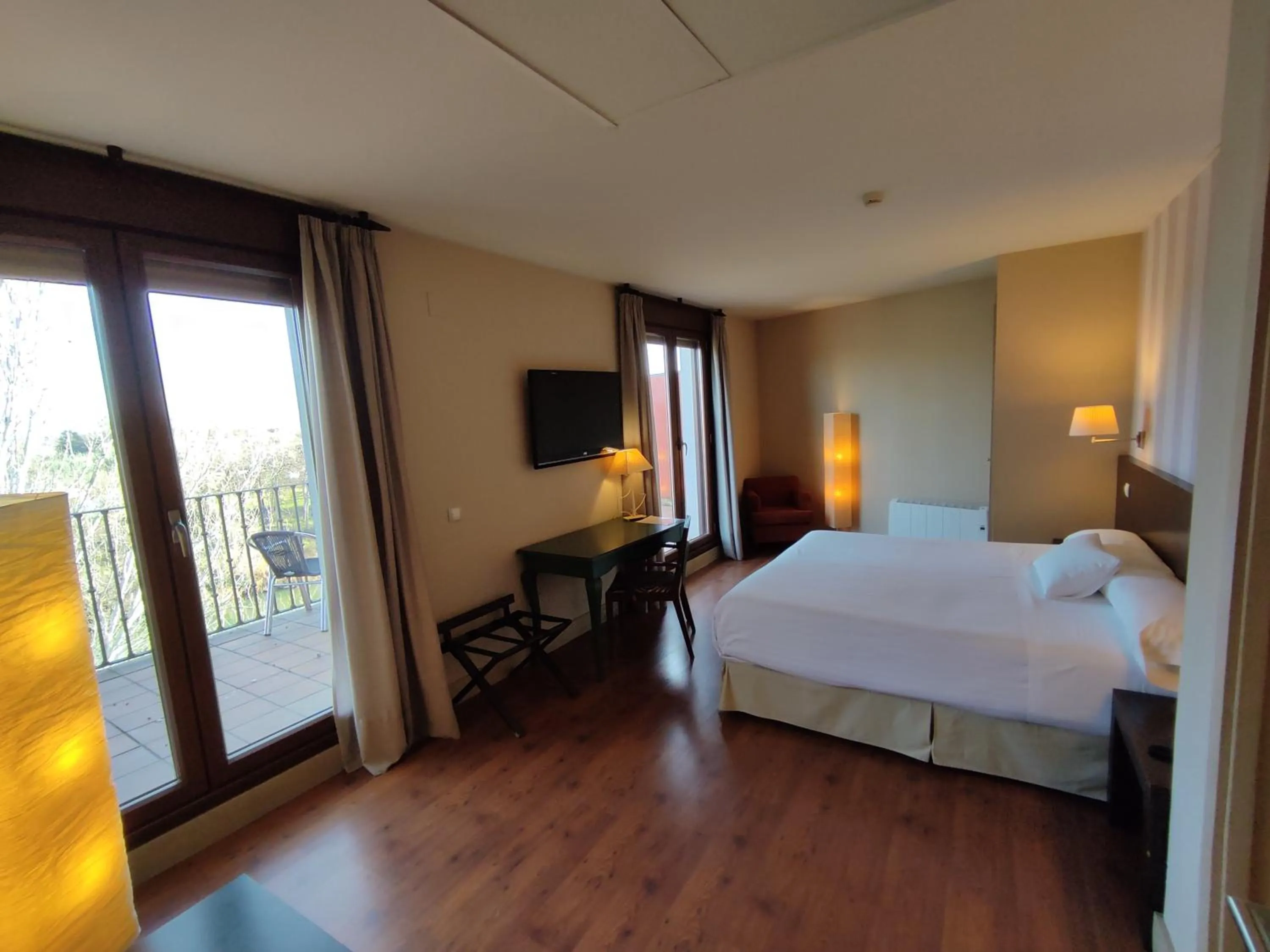 Bed in Hotel Puerta del Arco