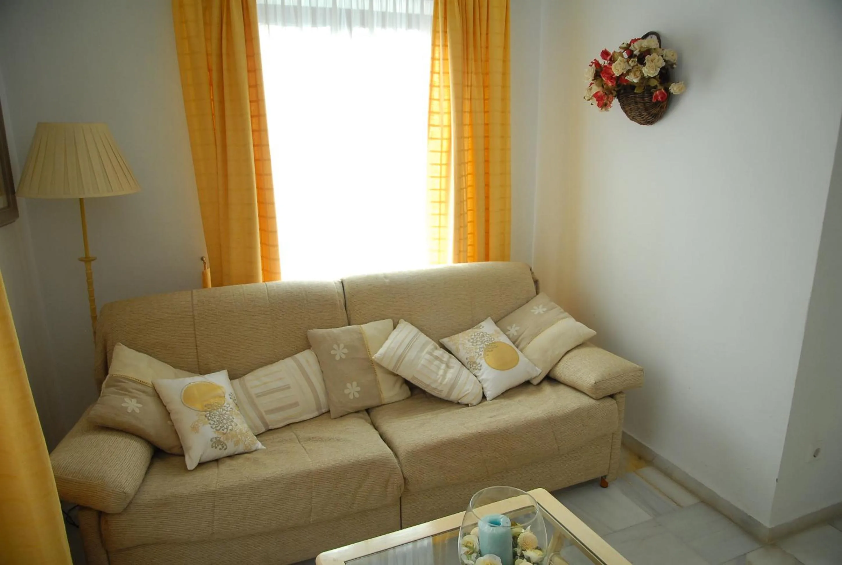 Communal lounge/ TV room in Mijas Pueblo Apartment