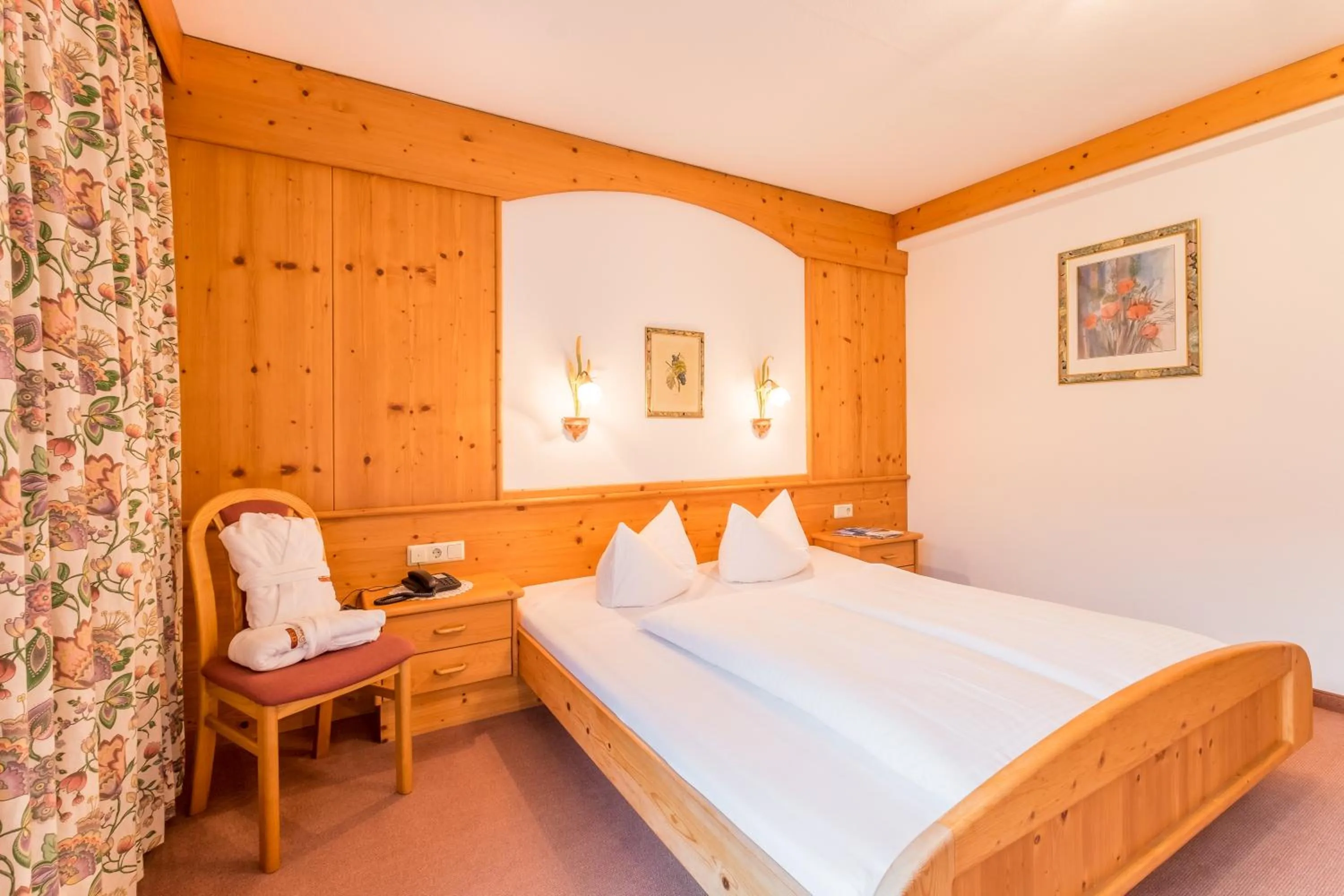 Photo of the whole room, Bed in Hotel Riedl im Zillertal
