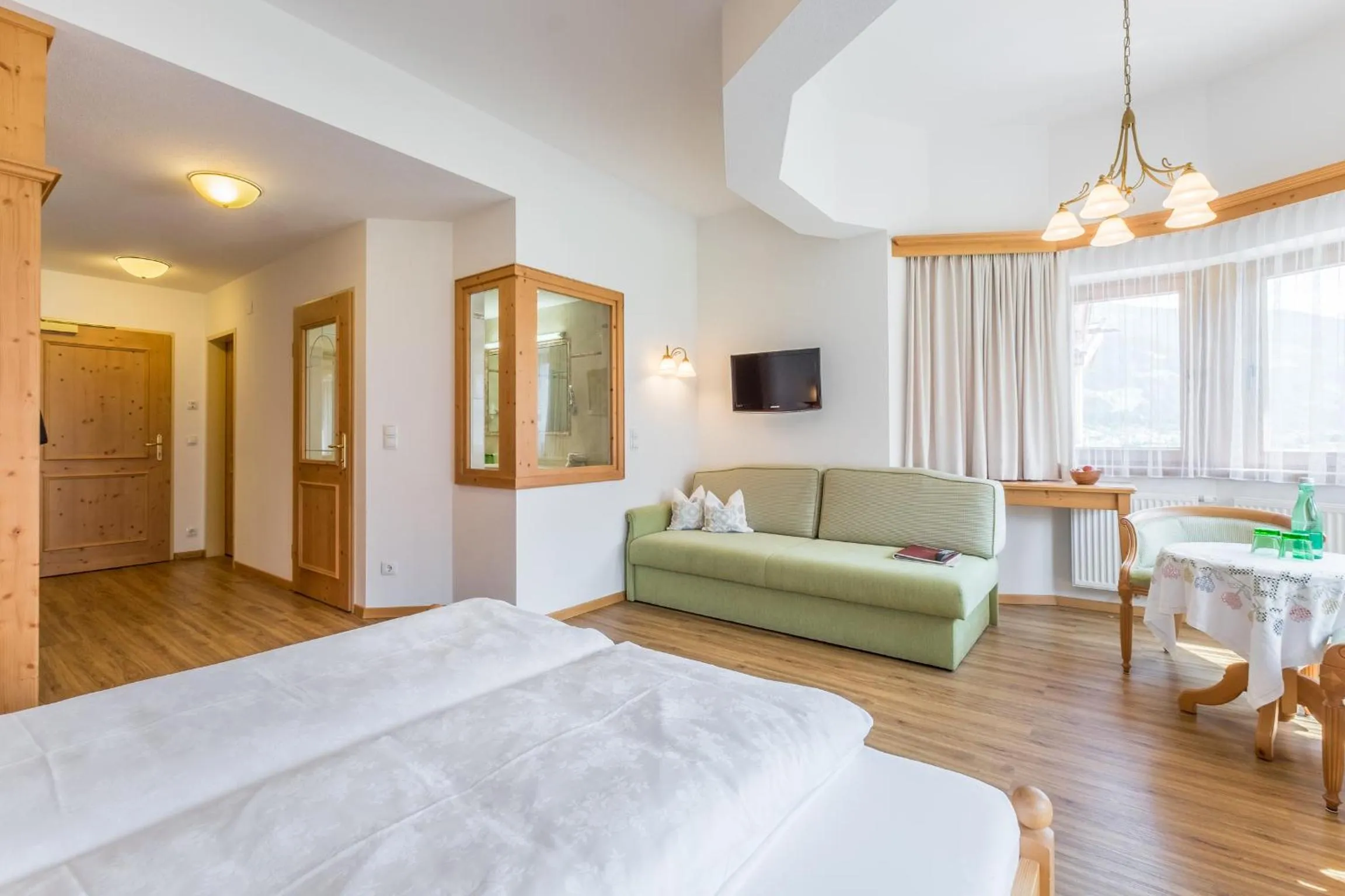 Bedroom, Bed in Hotel Riedl im Zillertal