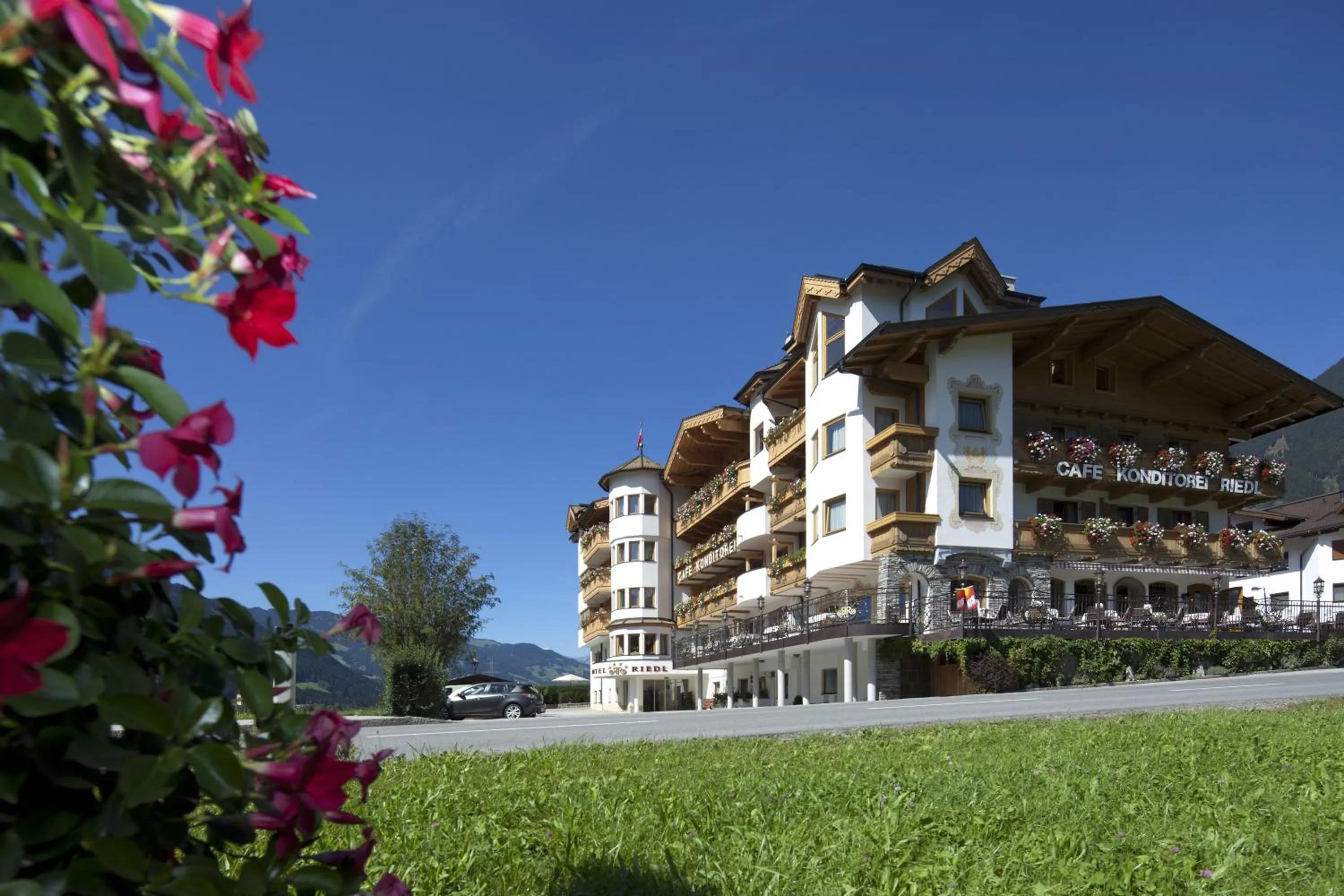 Property building in Hotel Riedl im Zillertal