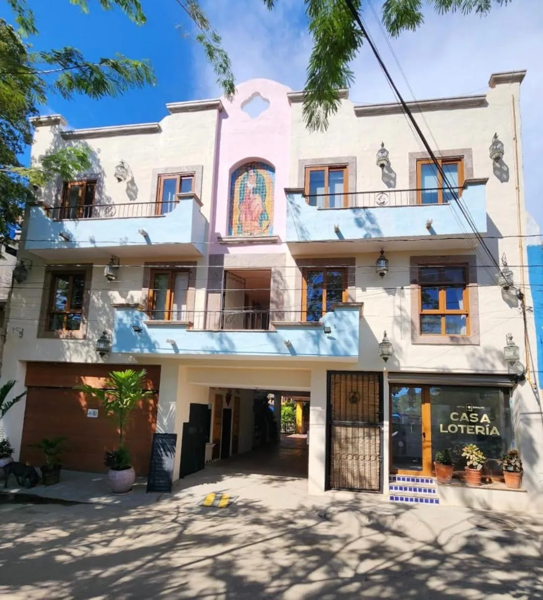 Facade/entrance in Casa Lotería -Pueblito Sayulita- Colorful, Family and Relax Experience with Private Parking and Pool