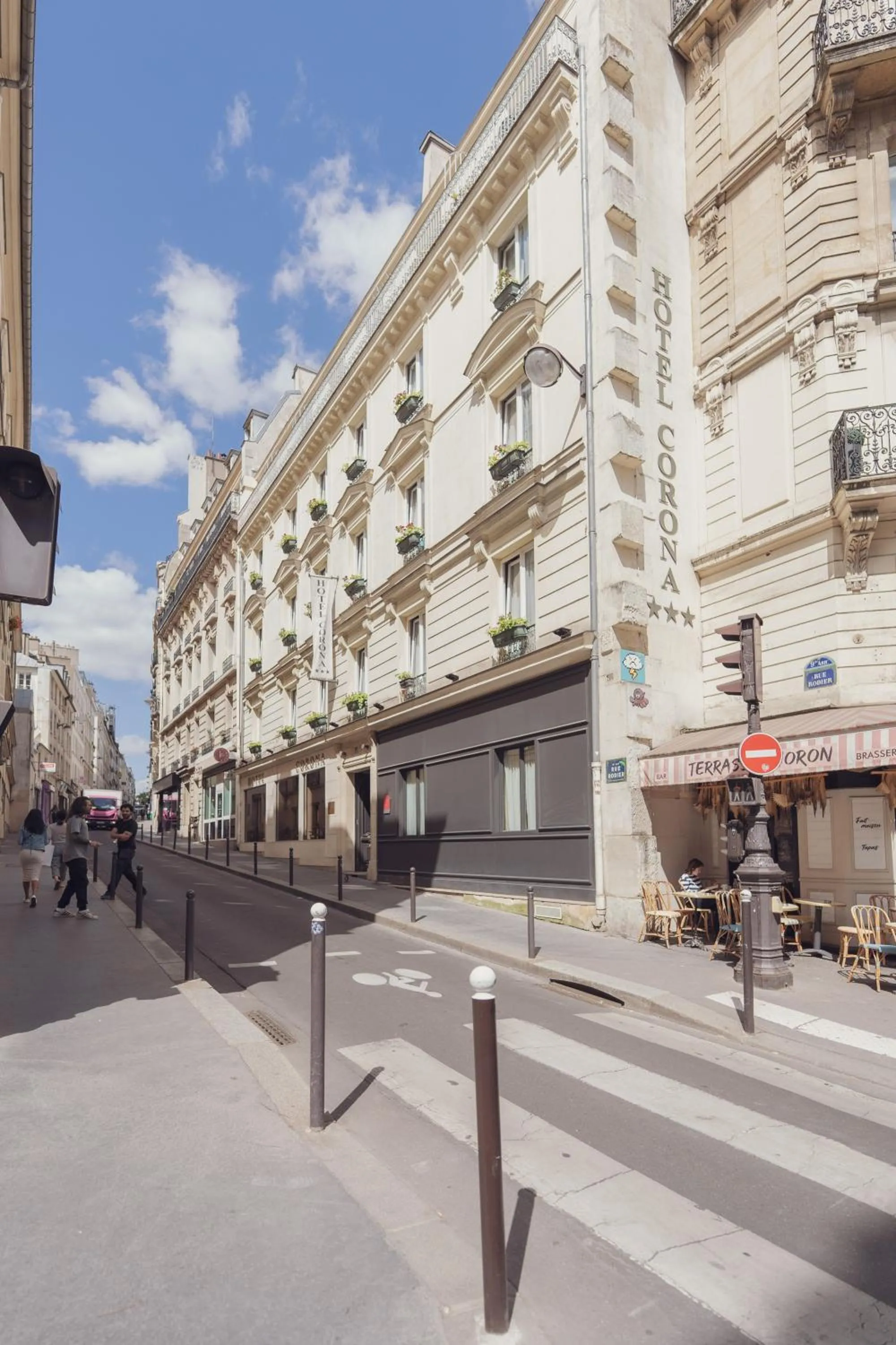 Facade/entrance in Hotel Corona -Rodier-