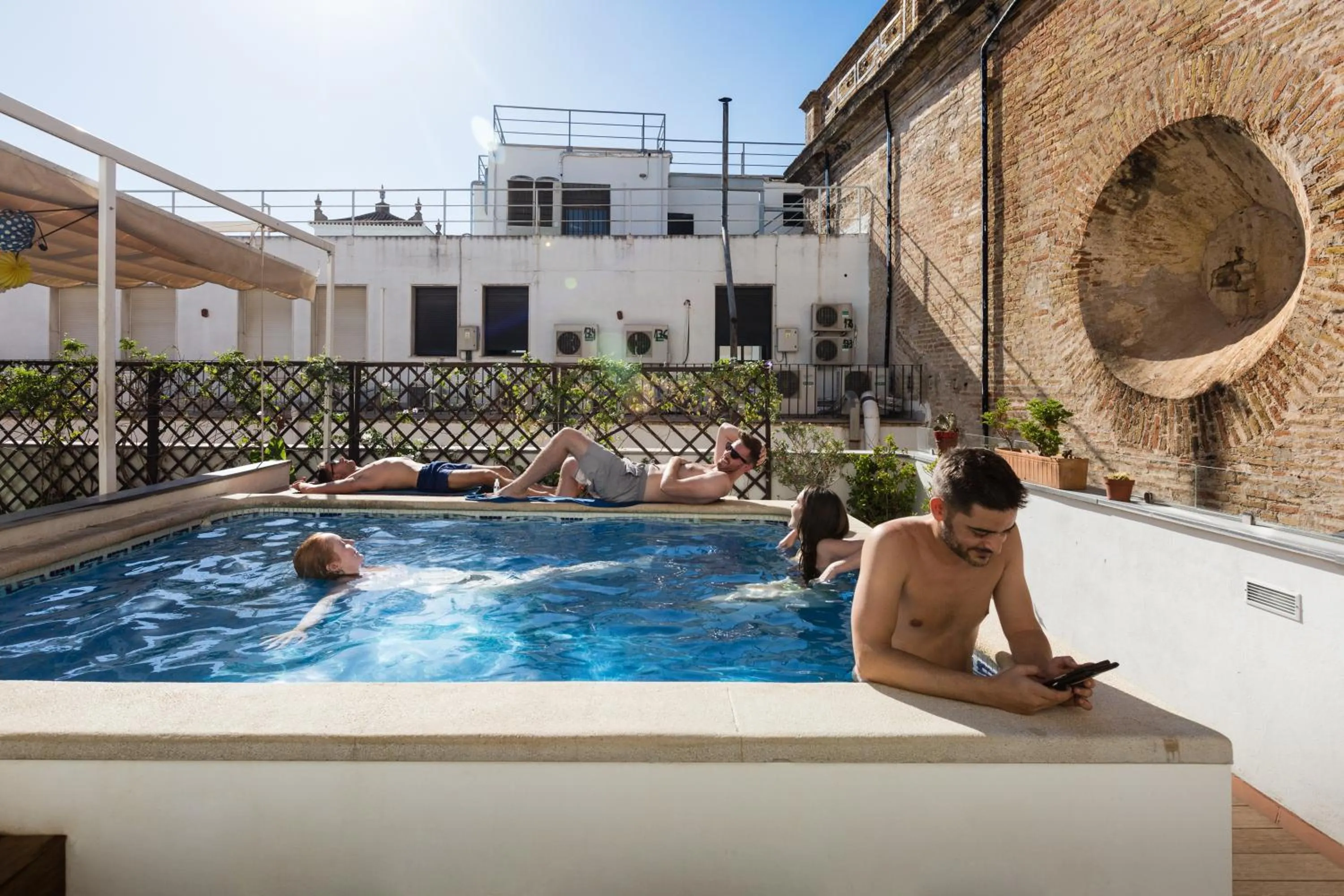 Swimming pool in JOY Setas Coworking