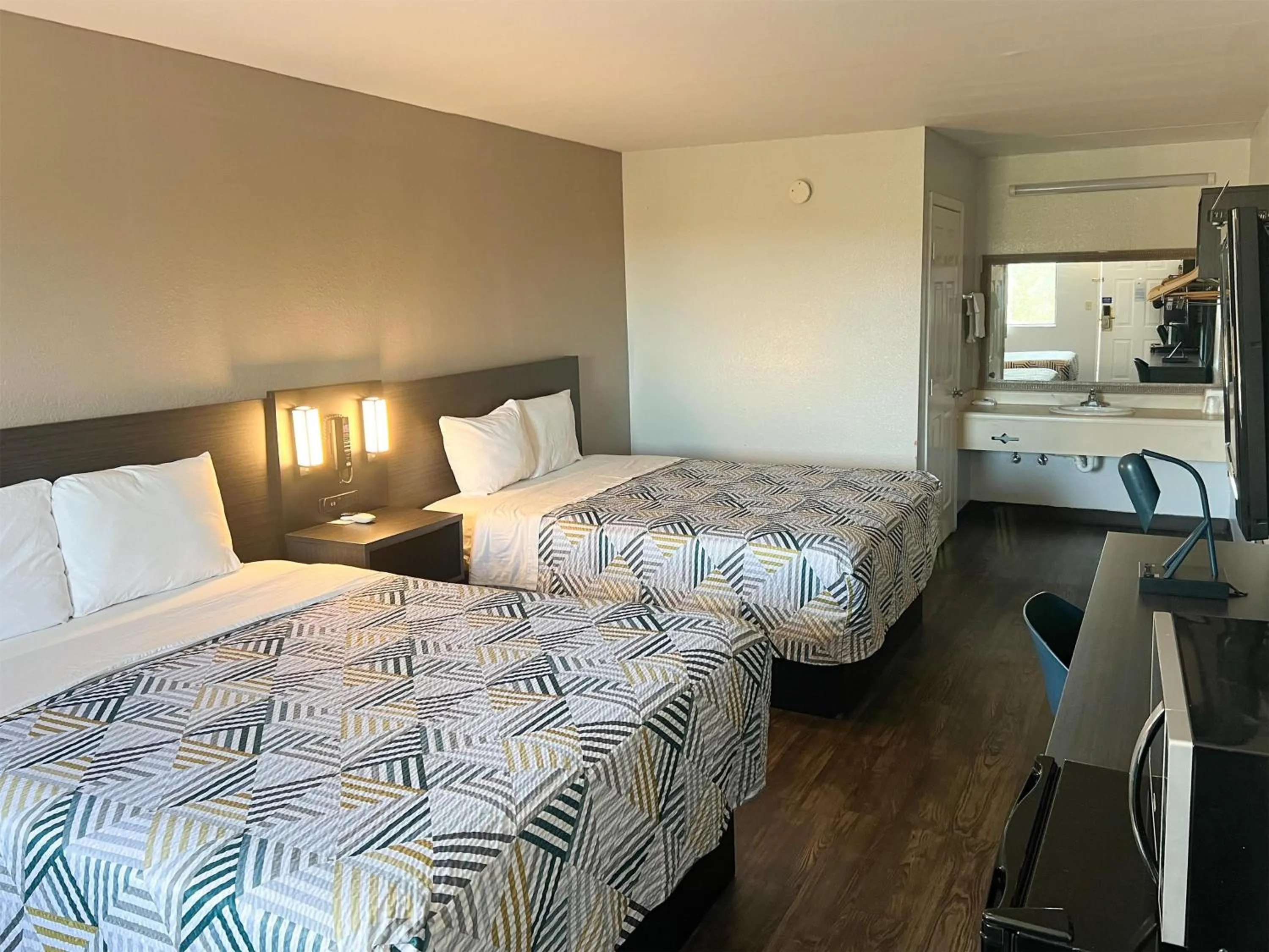 Bedroom, Bed in Motel 6-Ozark, AR