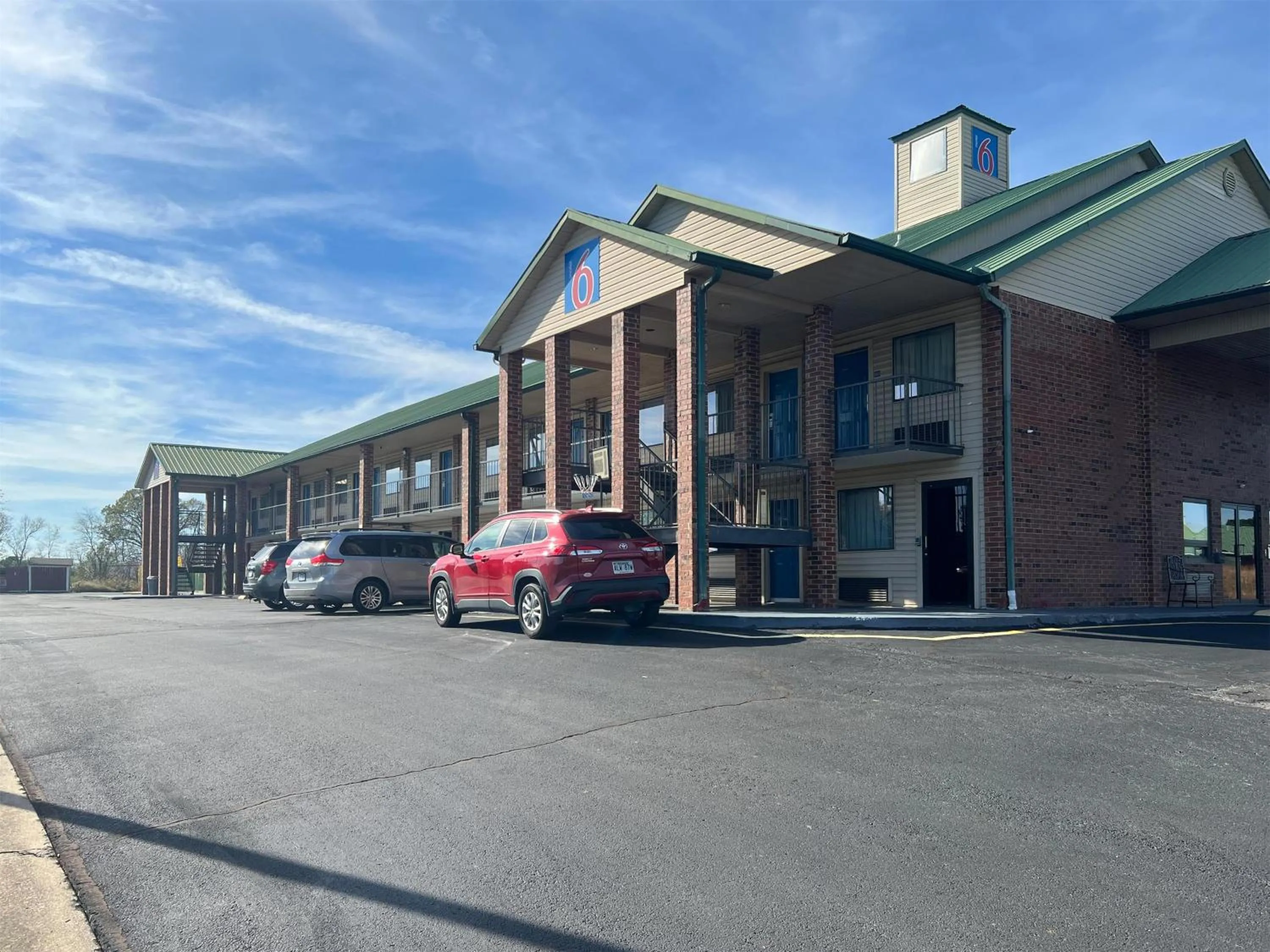 Property building in Motel 6-Ozark, AR