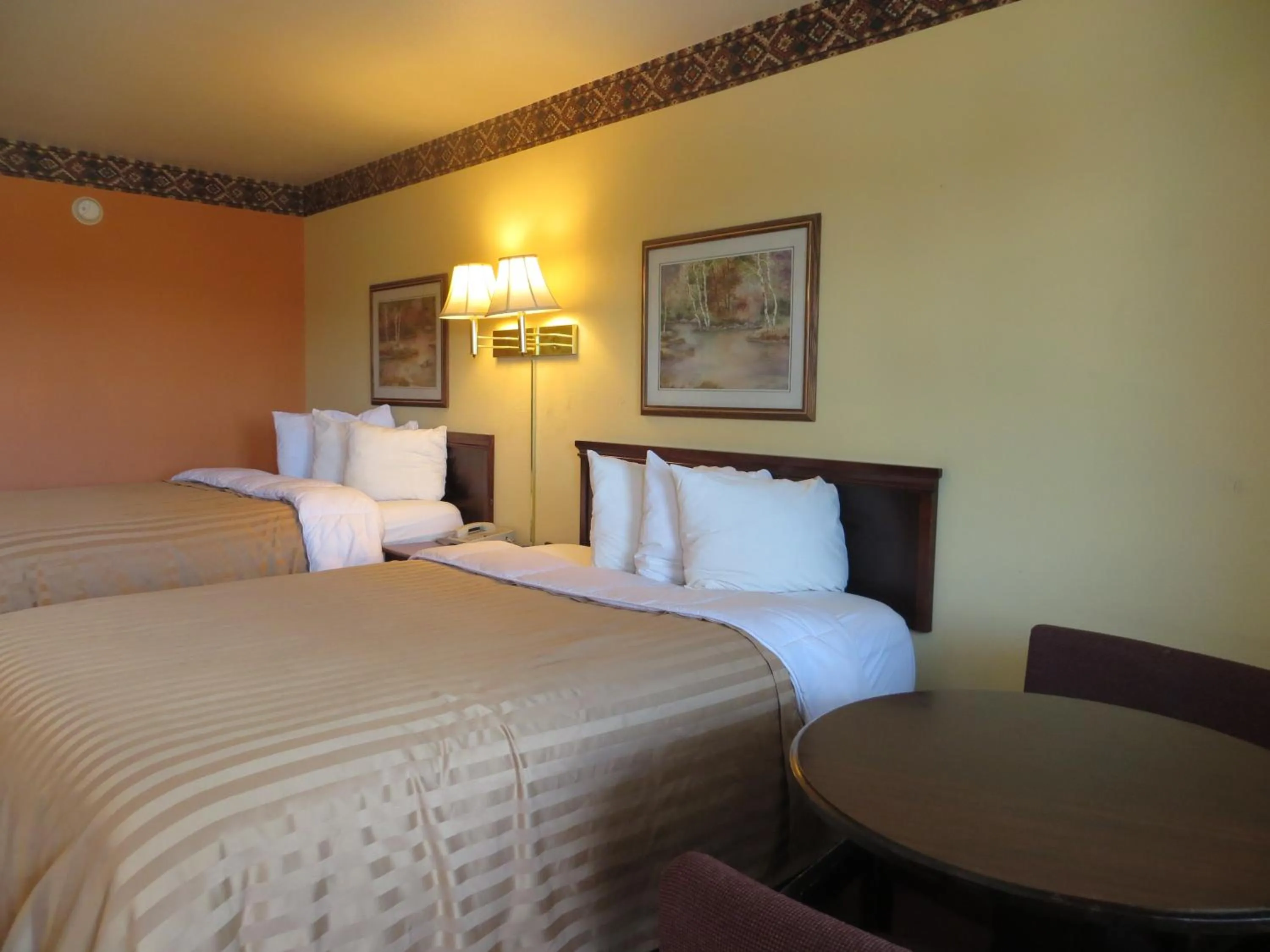 Bedroom, Bed in Motel 6-Ozark, AR