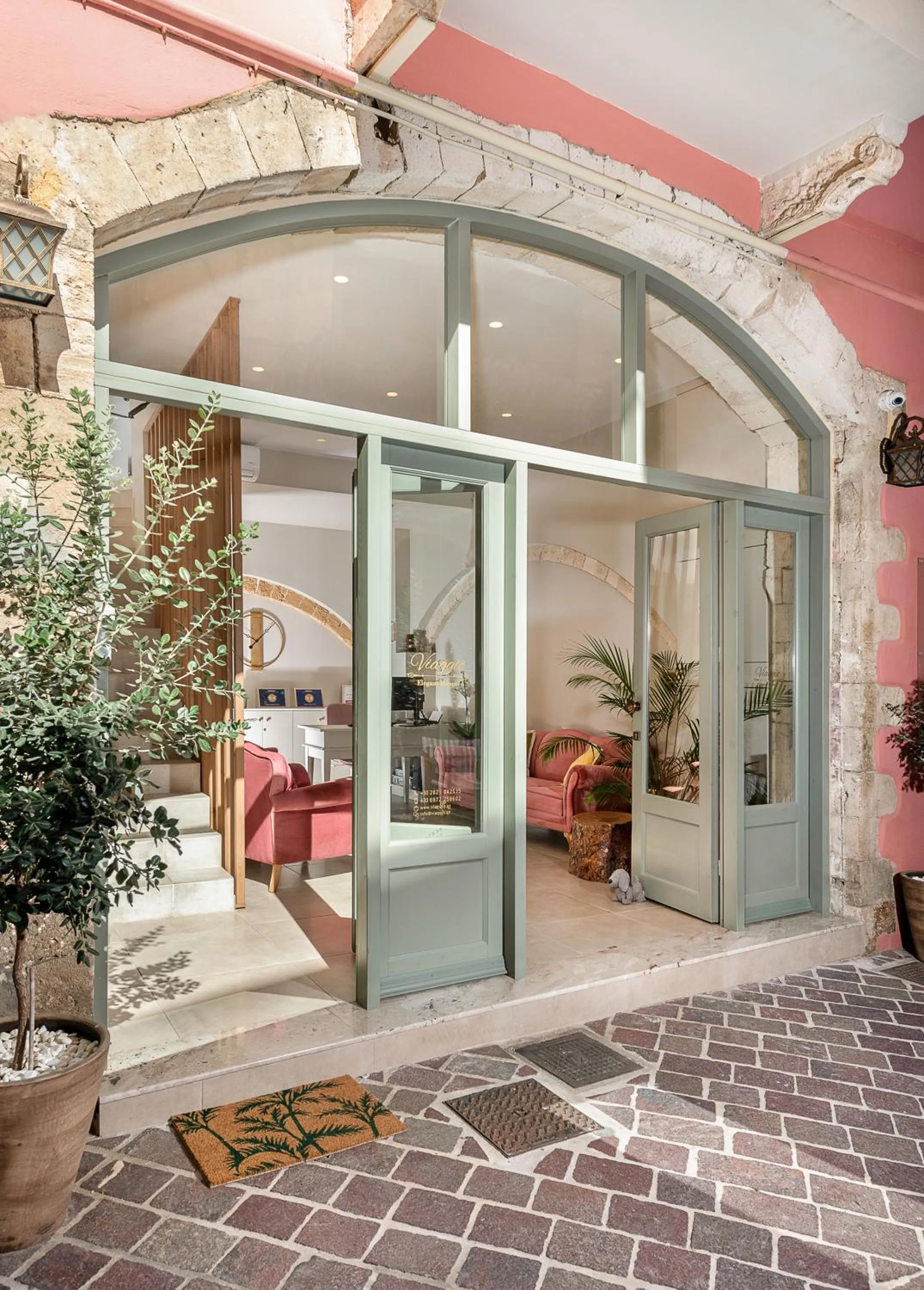 Facade/entrance in Viaggio Elegant Rooms