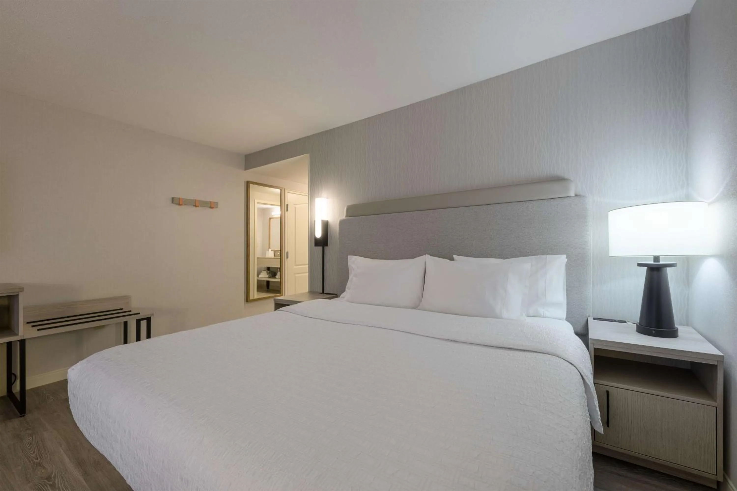 Bed in Hampton Inn & Suites by Hilton Moncton