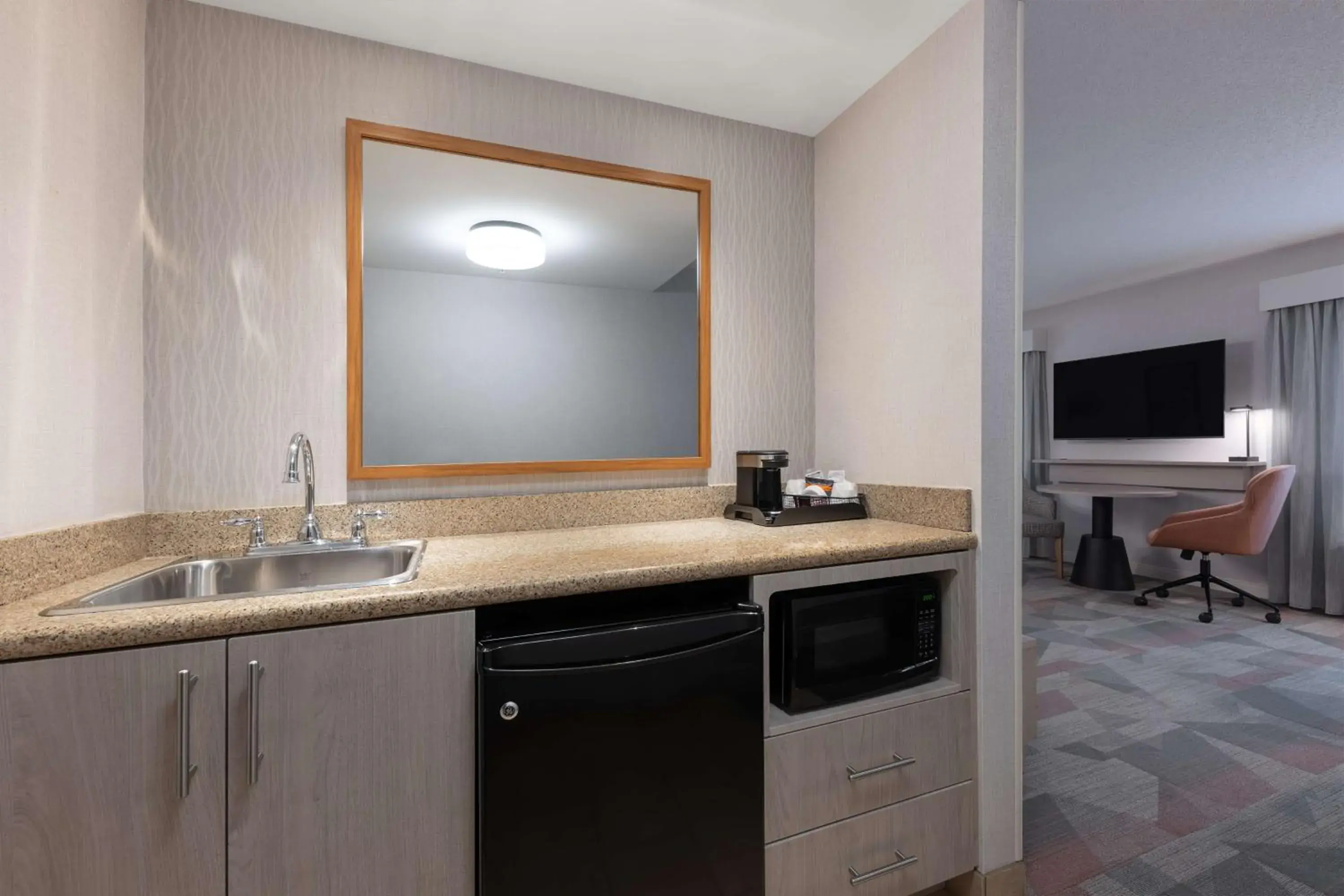 King Studio Suite - Non-Smoking in Hampton Inn & Suites by Hilton Moncton King Studio Suite - Non-Smoking in Hampton Inn & Suites by Hilton Moncton