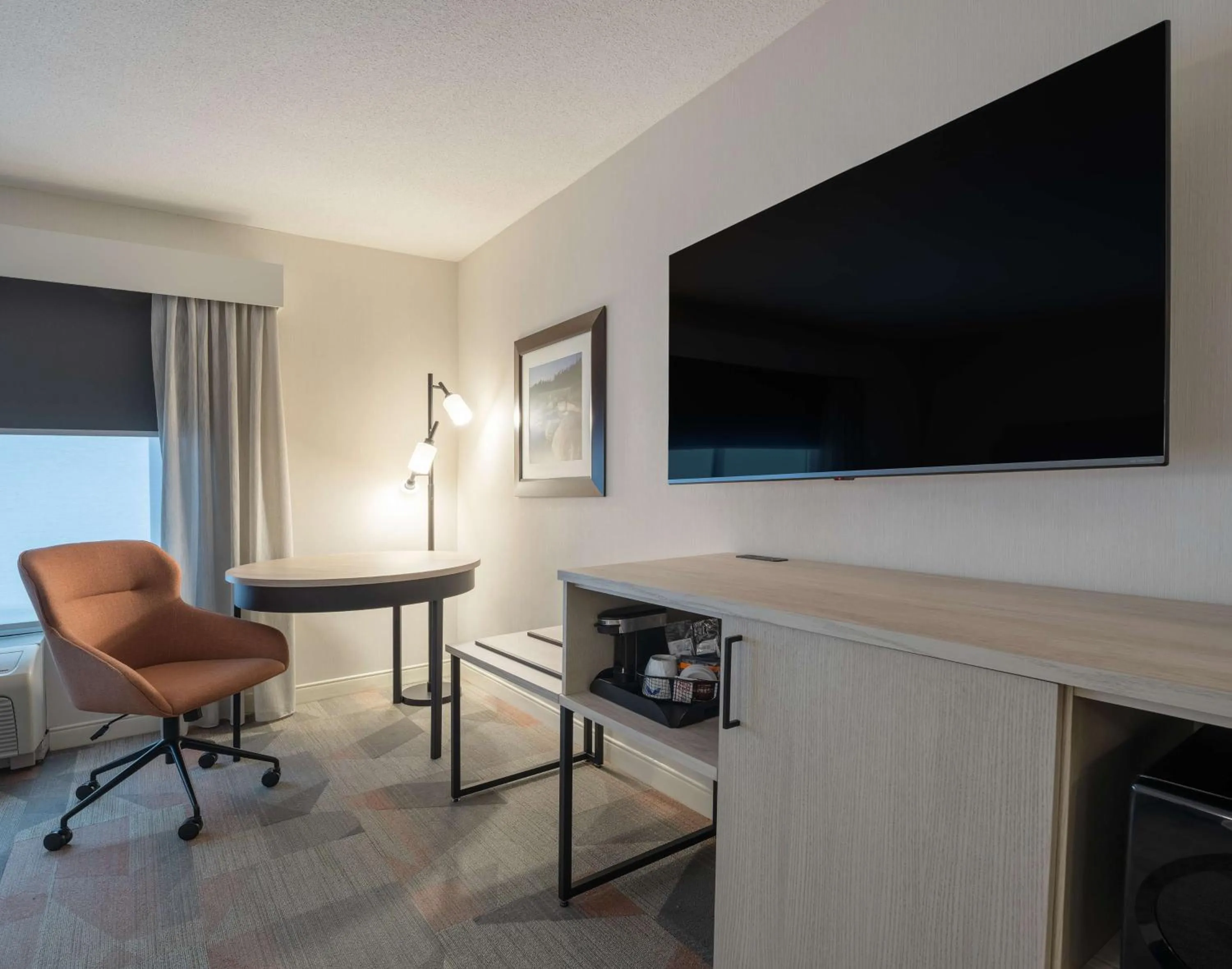 Living room in Hampton Inn & Suites by Hilton Moncton
