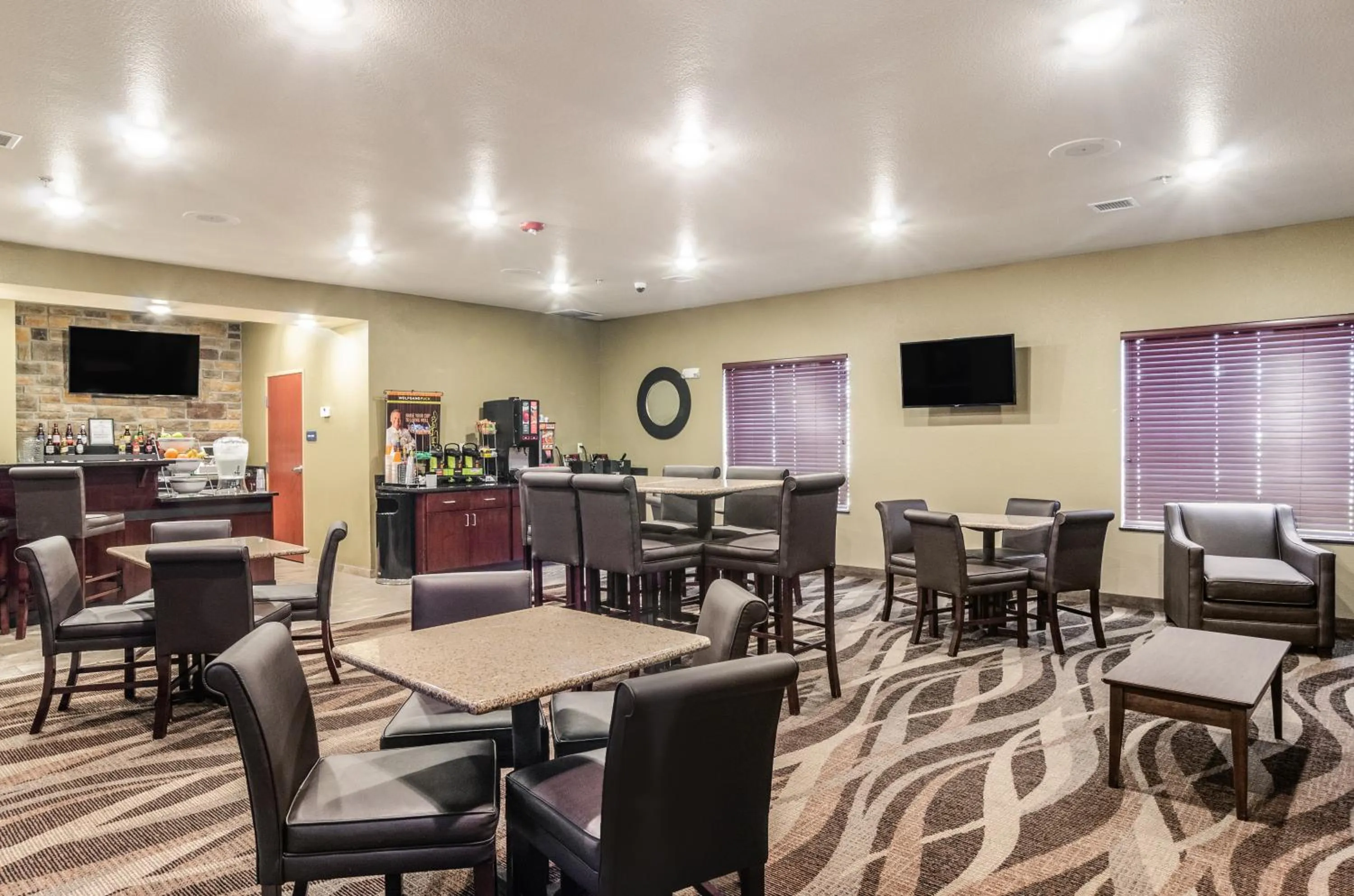Lounge or bar in Cobblestone Hotel & Suites - Gering/Scottsbluff