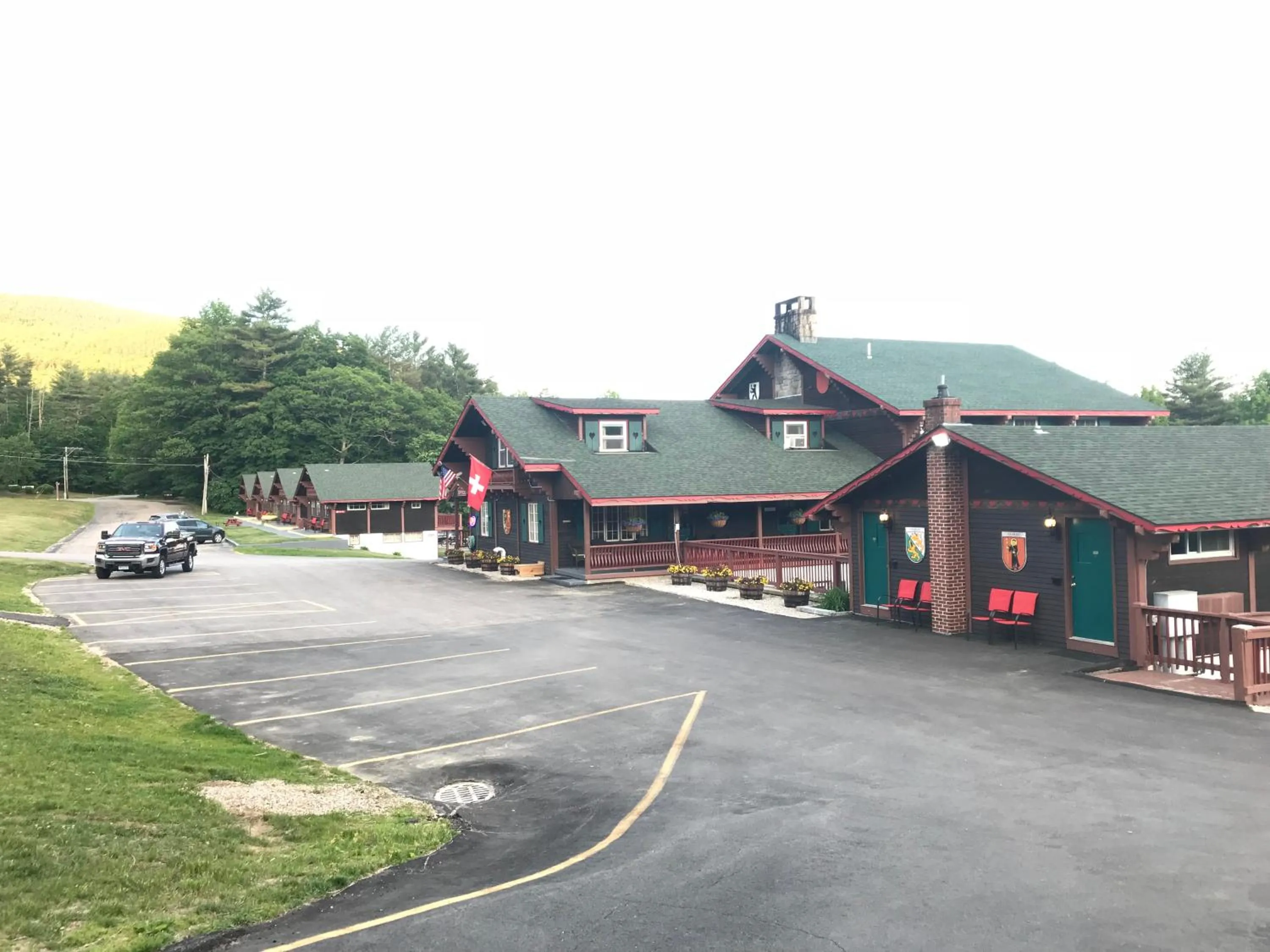 Facade/entrance in Swiss Chalets Village Inn