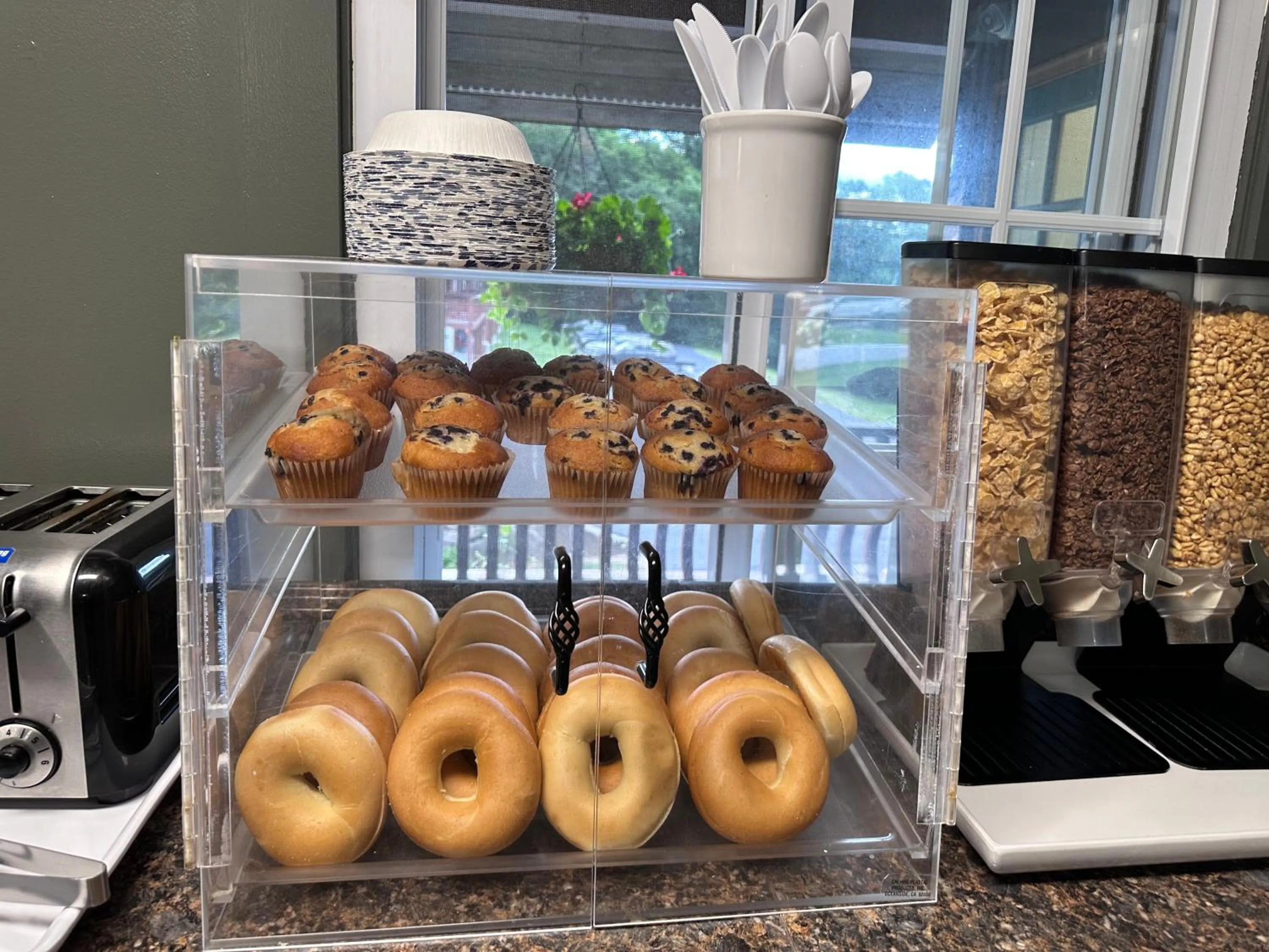 Buffet breakfast in Swiss Chalets Village Inn