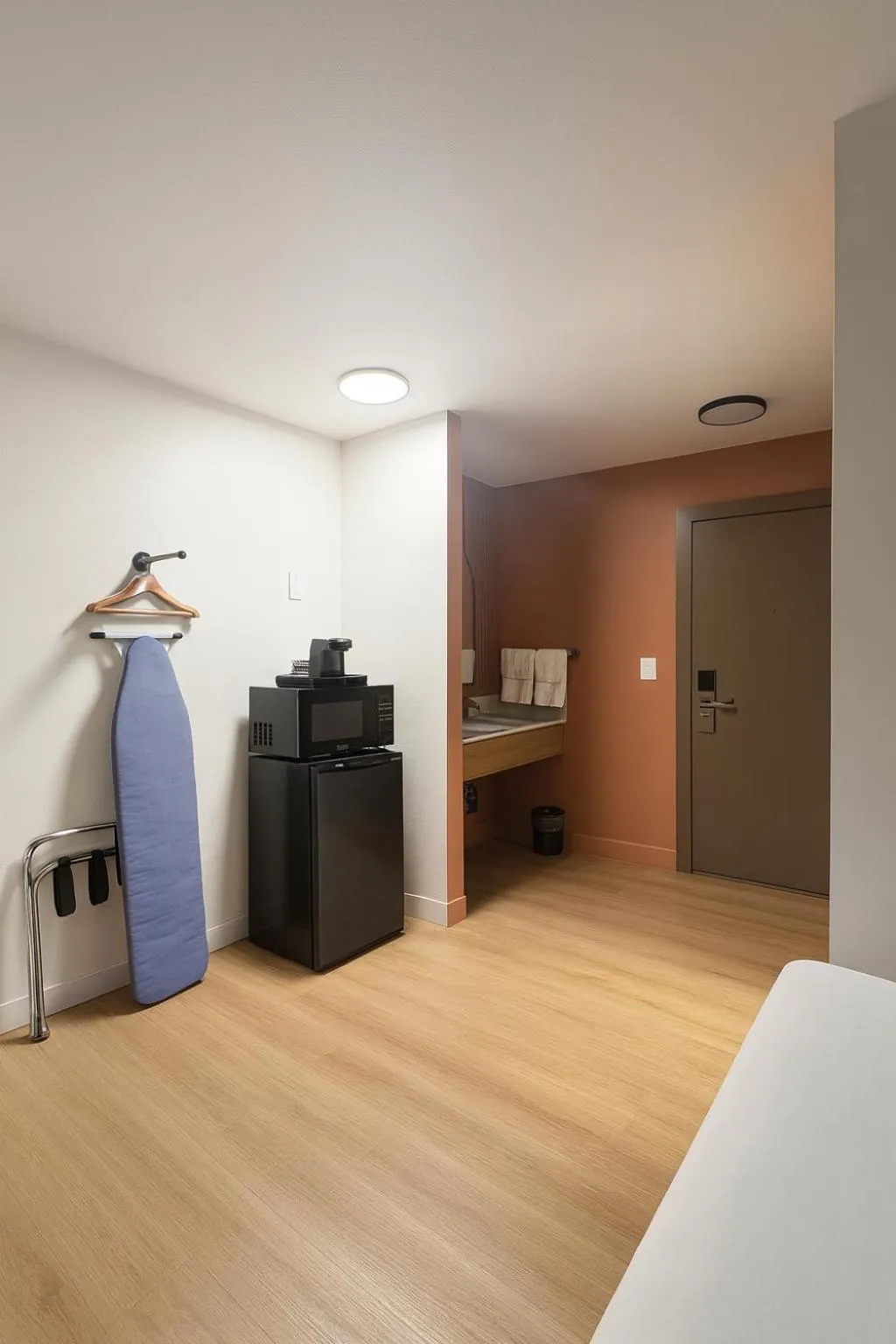 Bedroom, Bed in Granada Inn