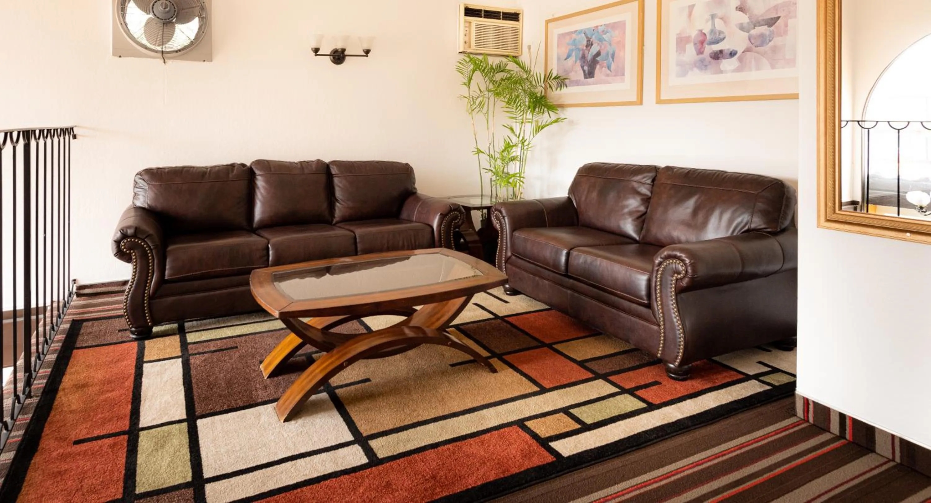 Lobby or reception in Granada Inn