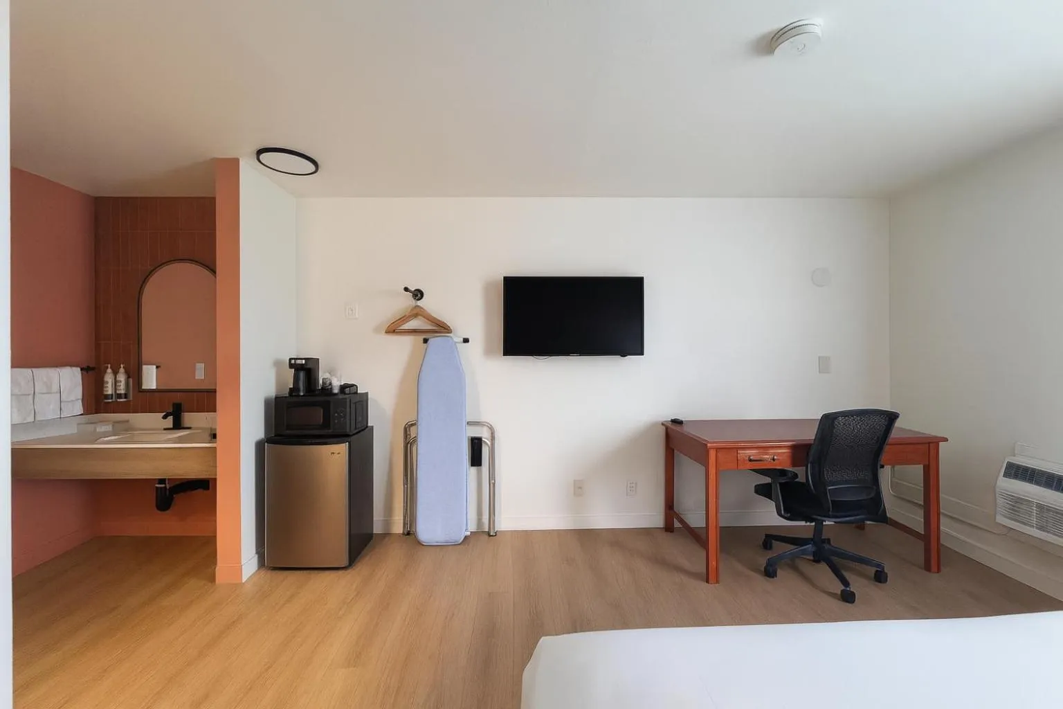 TV and multimedia, Bed in Granada Inn