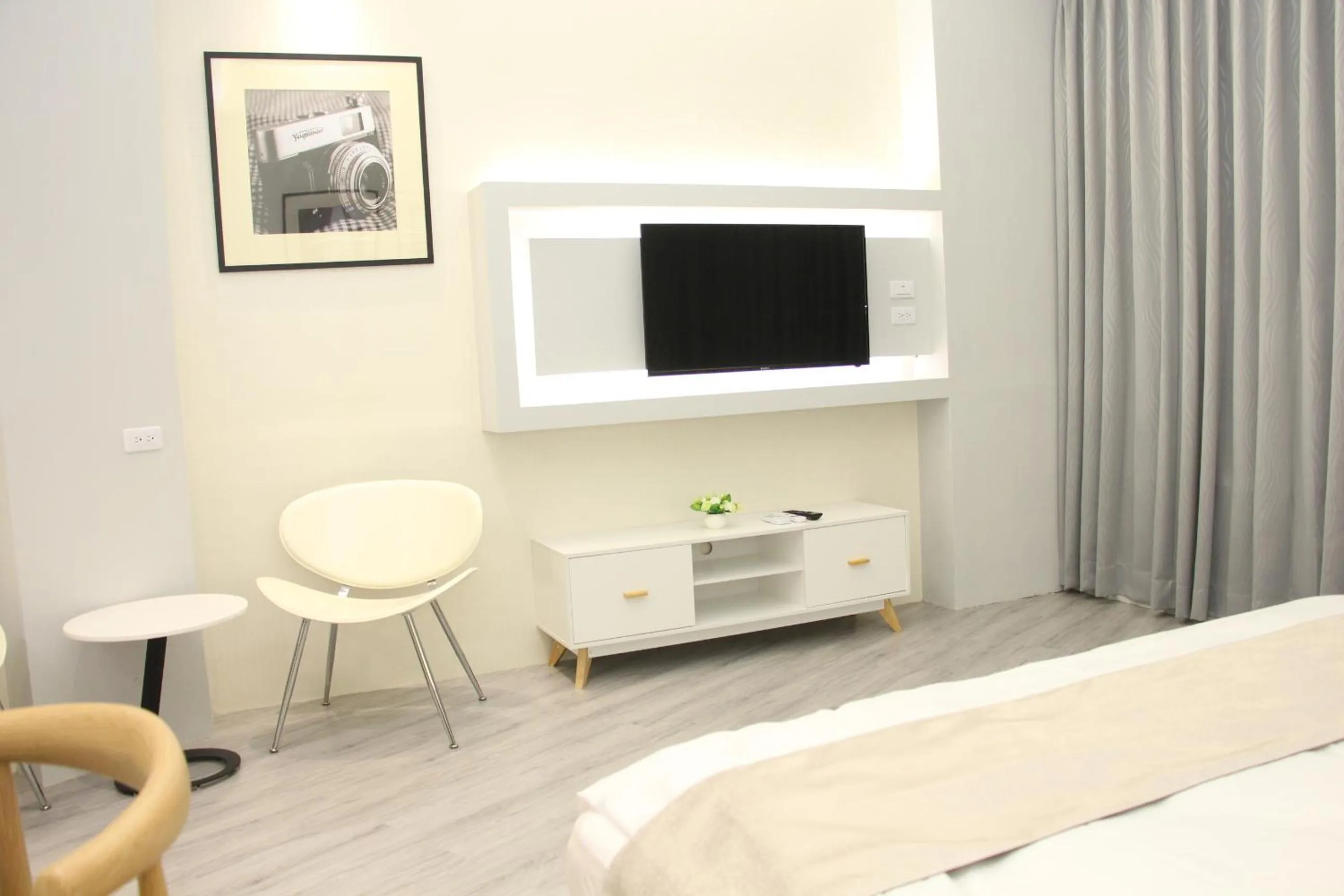 Photo of the whole room, Bed in 良辰暖居