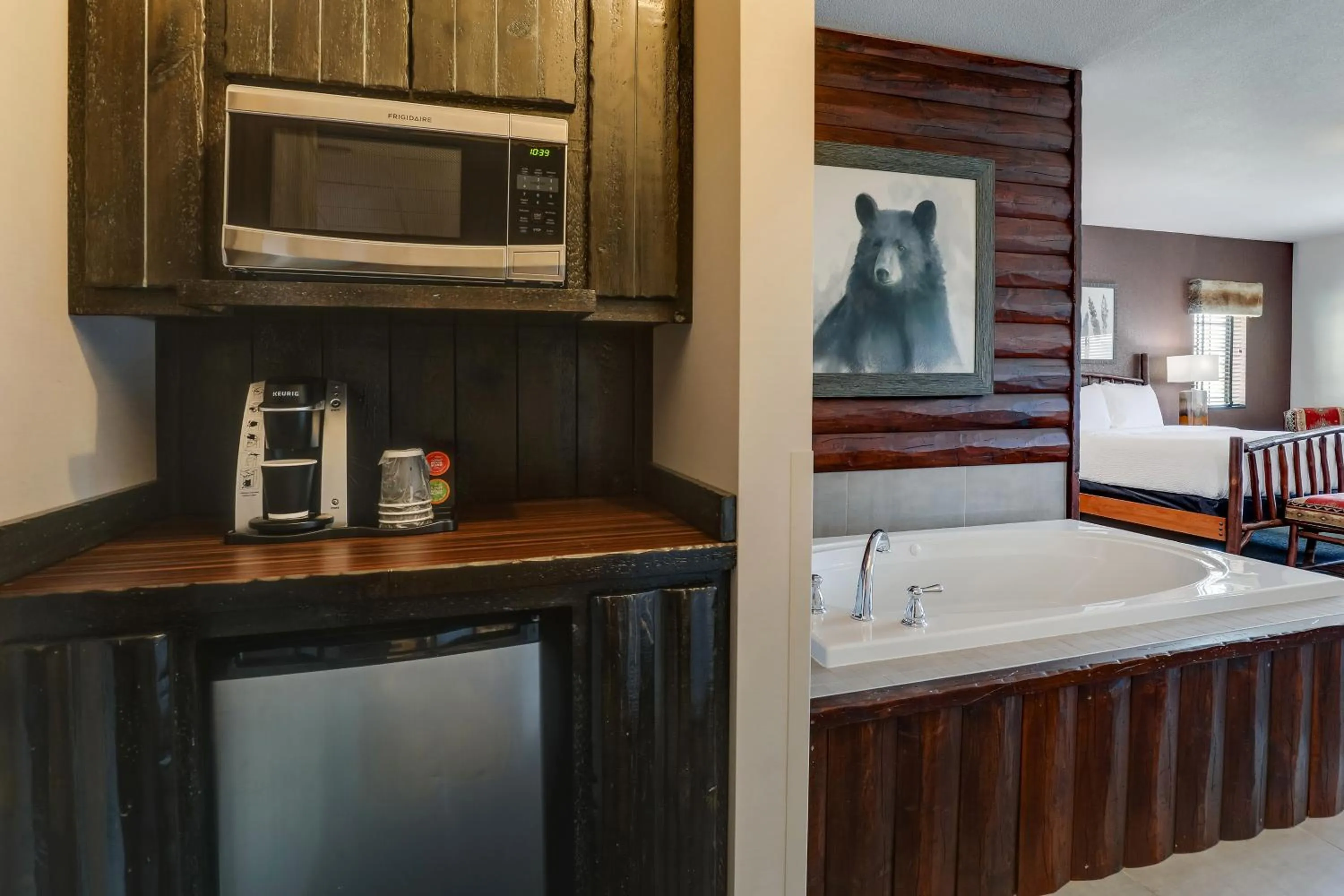 Hot Tub in Stoney Creek Hotel Tulsa - Broken Arrow