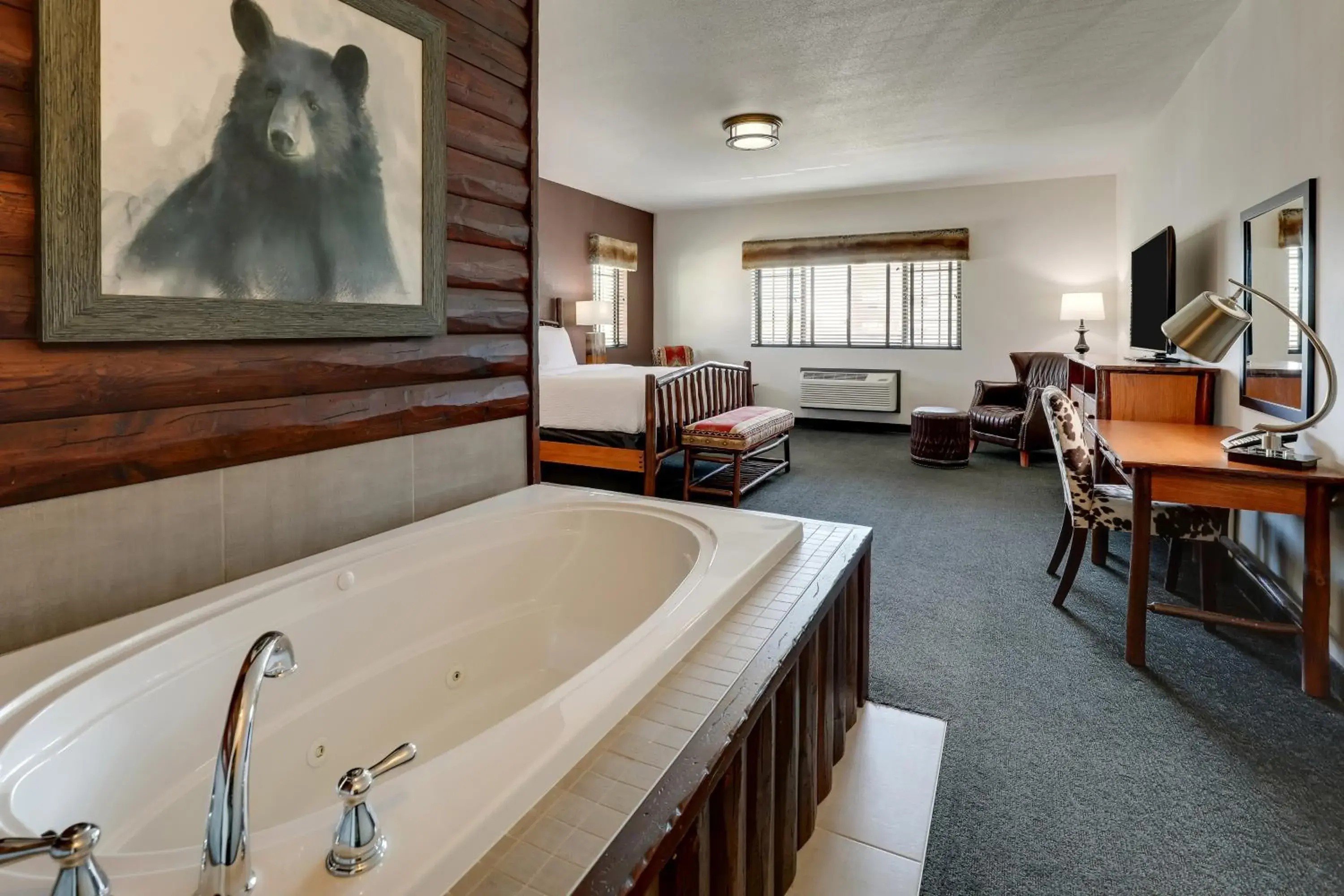 Suite with Hot Tub in Stoney Creek Hotel Tulsa - Broken Arrow Suite with Hot Tub in Stoney Creek Hotel Tulsa - Broken Arrow