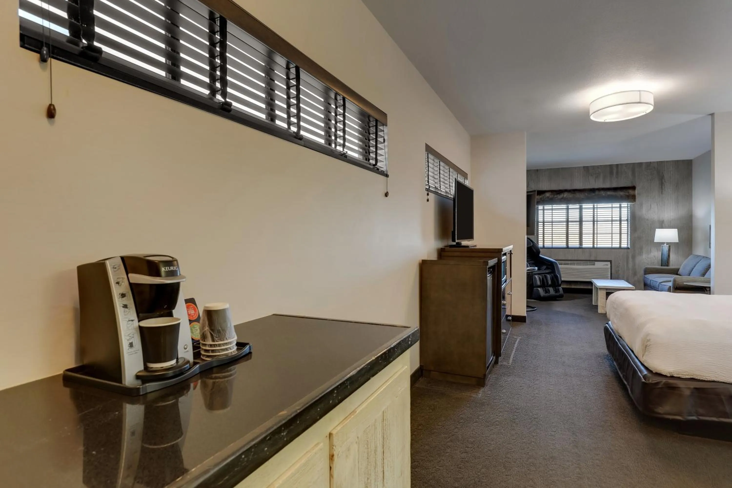 Bed in Stoney Creek Hotel Tulsa - Broken Arrow