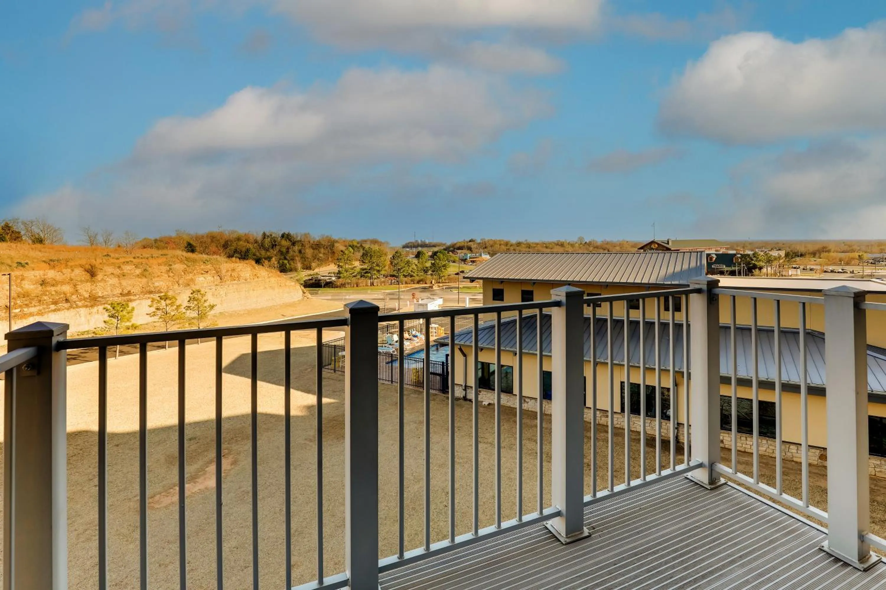 Patio in Stoney Creek Hotel Tulsa - Broken Arrow