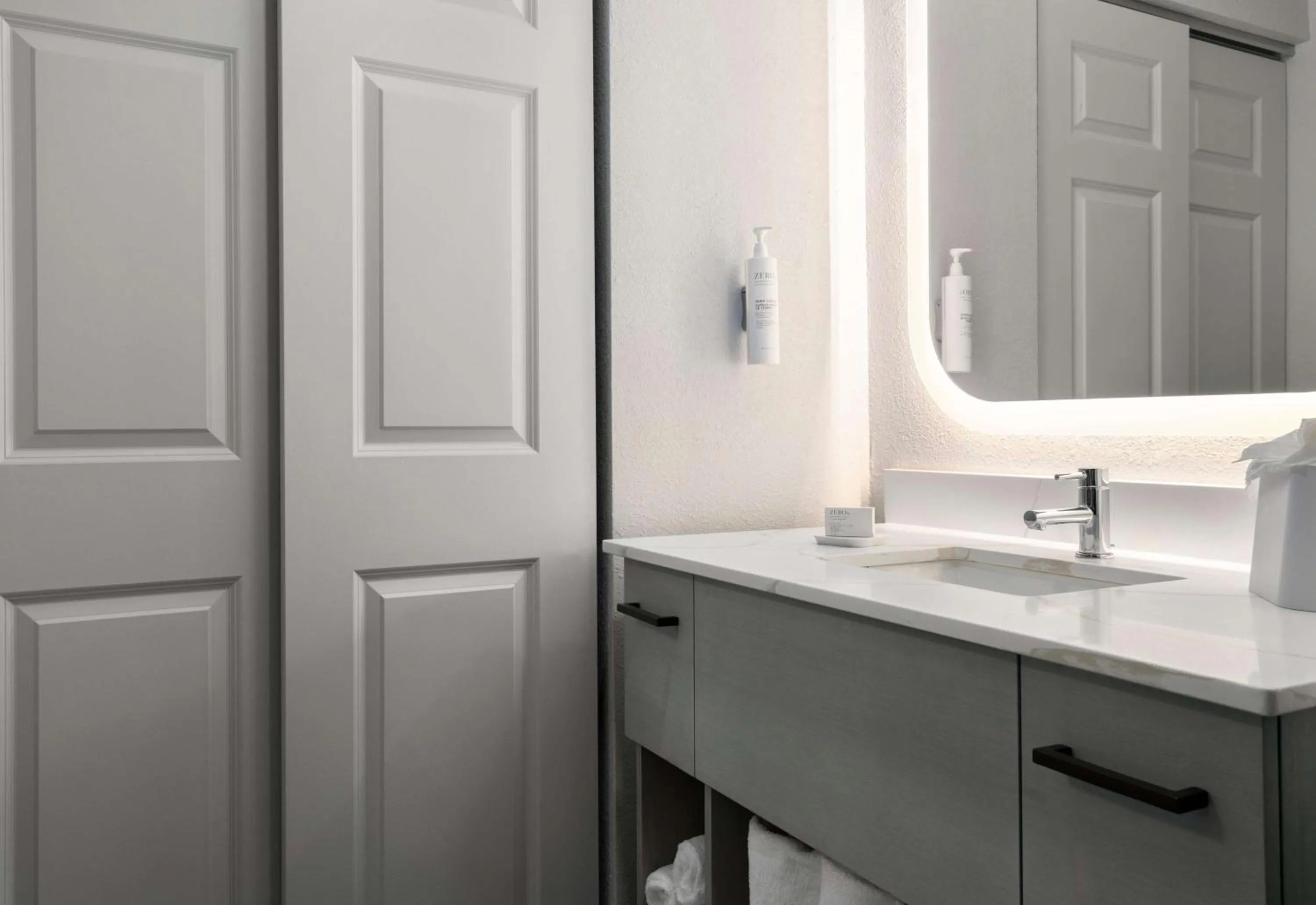 Bathroom in Homewood Suites by Hilton Richmond - Airport