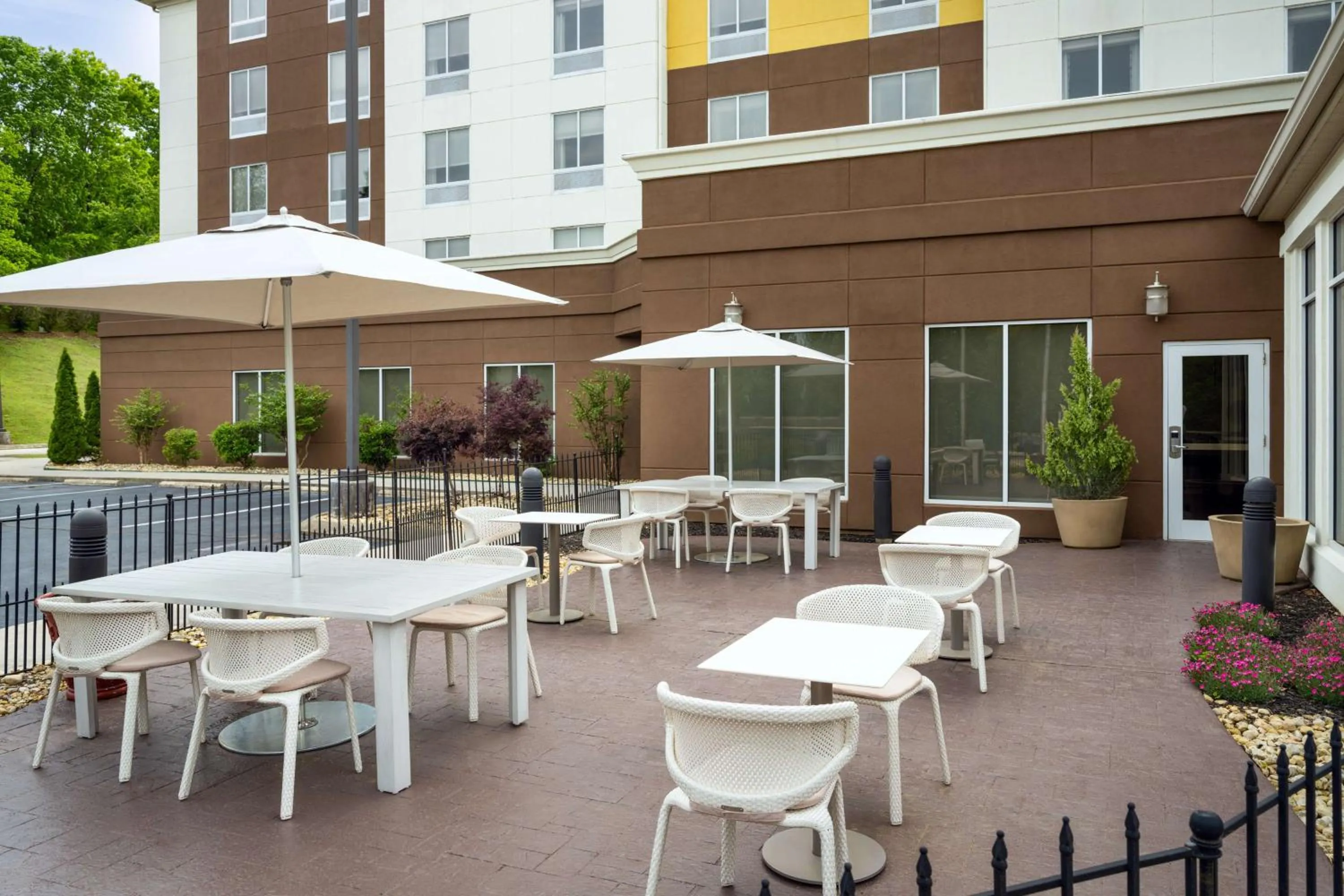 Patio in Hilton Garden Inn Huntsville South/Redstone Arsenal