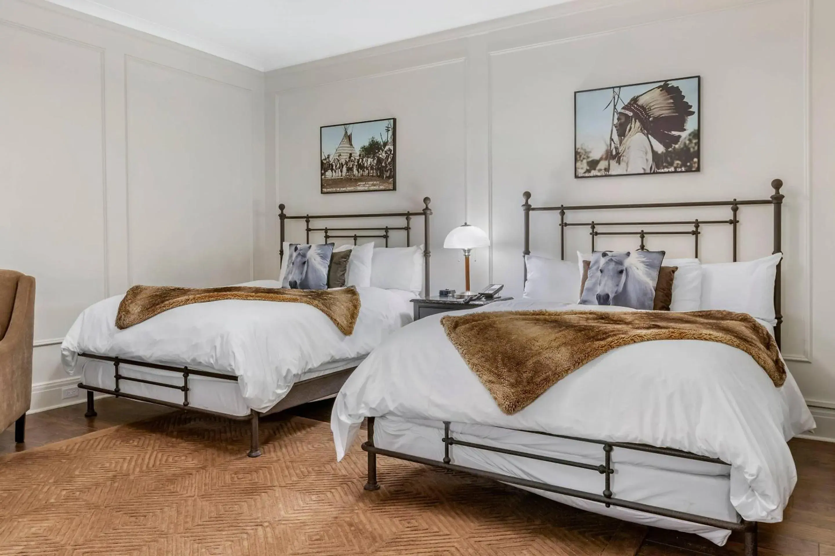 Queen Room with Two Queen Beds - Non-Smoking in The Fort Garry Hotel, Spa and Conference Centre, an Ascend Collection Hotel Queen Room with Two Queen Beds - Non-Smoking in The Fort Garry Hotel, Spa and Conference Centre, an Ascend Collection Hotel