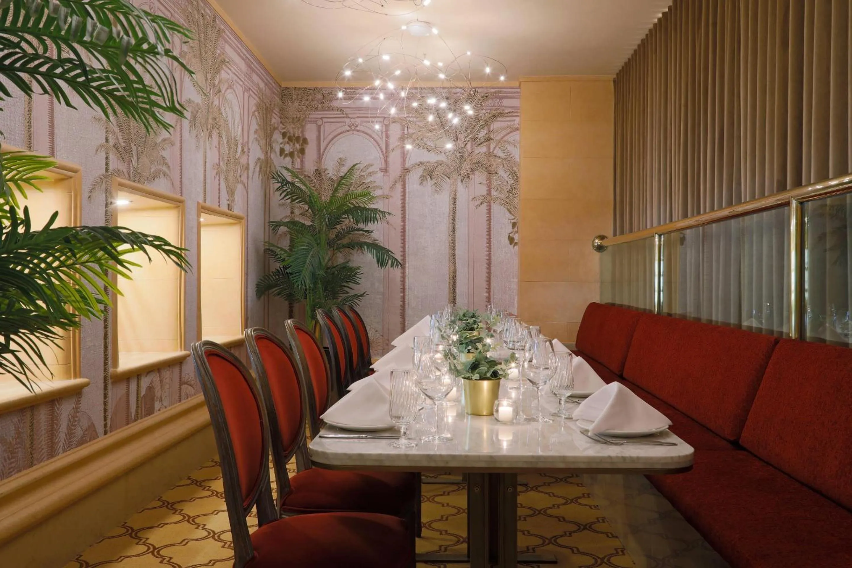 Restaurant/places to eat in The Fort Garry Hotel, Spa and Conference Centre, an Ascend Collection Hotel