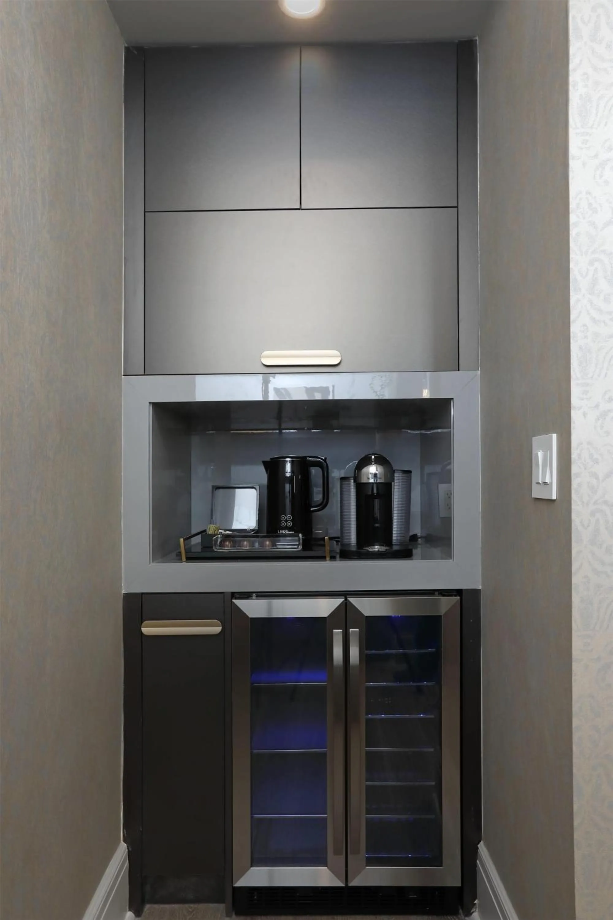 Bedroom in The Fort Garry Hotel, Spa and Conference Centre, an Ascend Collection Hotel