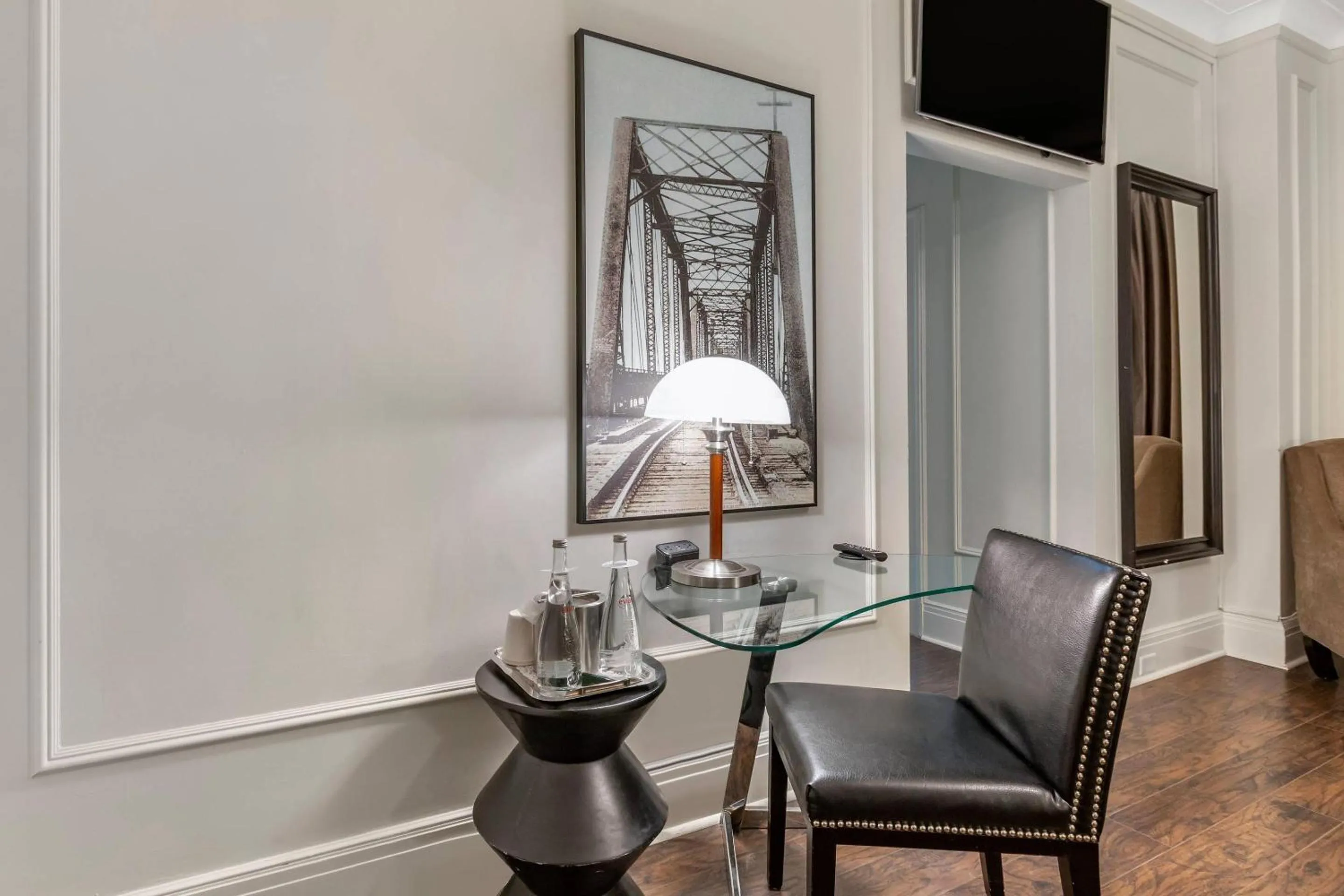 Bedroom in The Fort Garry Hotel, Spa and Conference Centre, an Ascend Collection Hotel