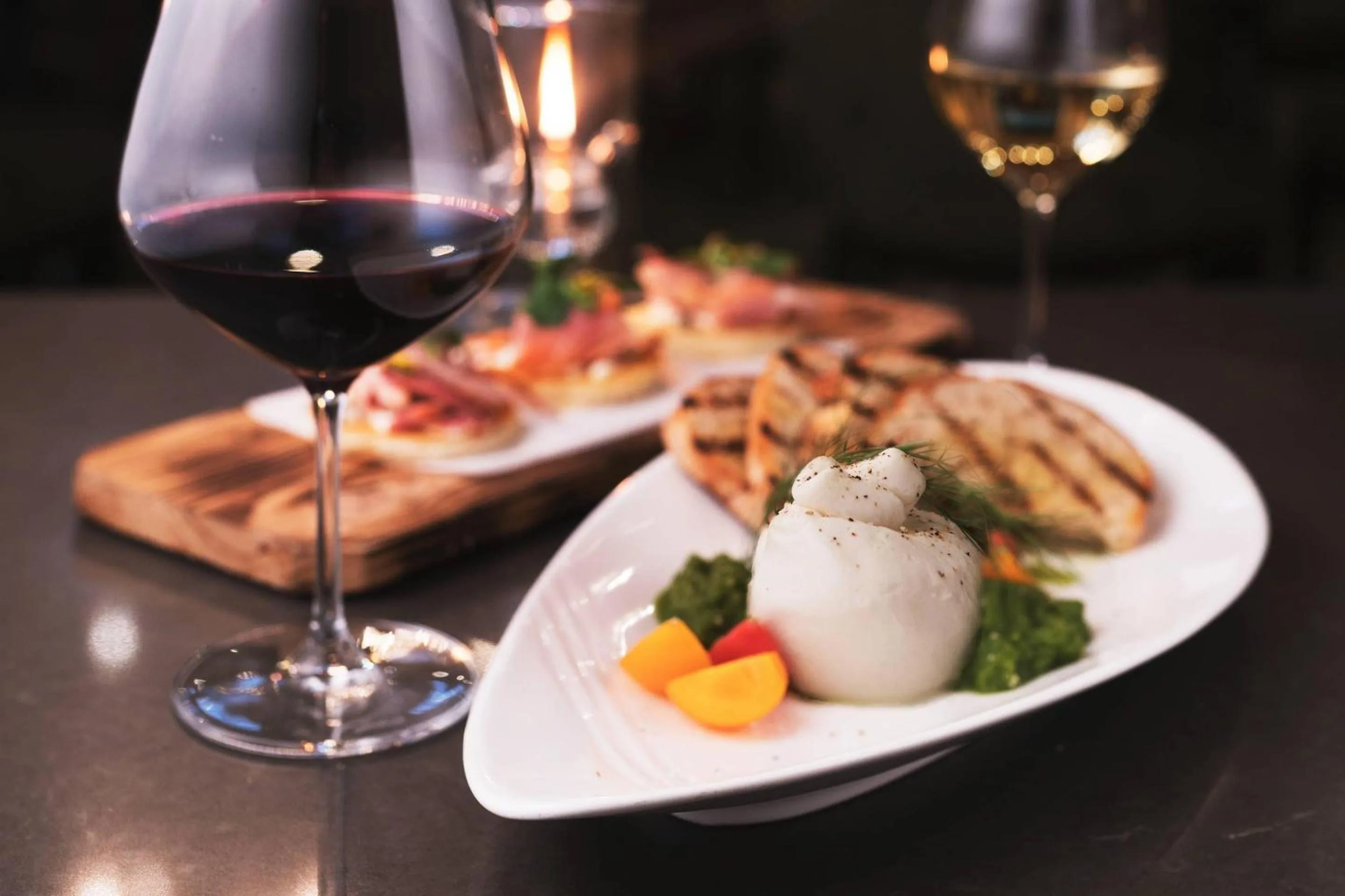 Restaurant/places to eat in The Fort Garry Hotel, Spa and Conference Centre, an Ascend Collection Hotel