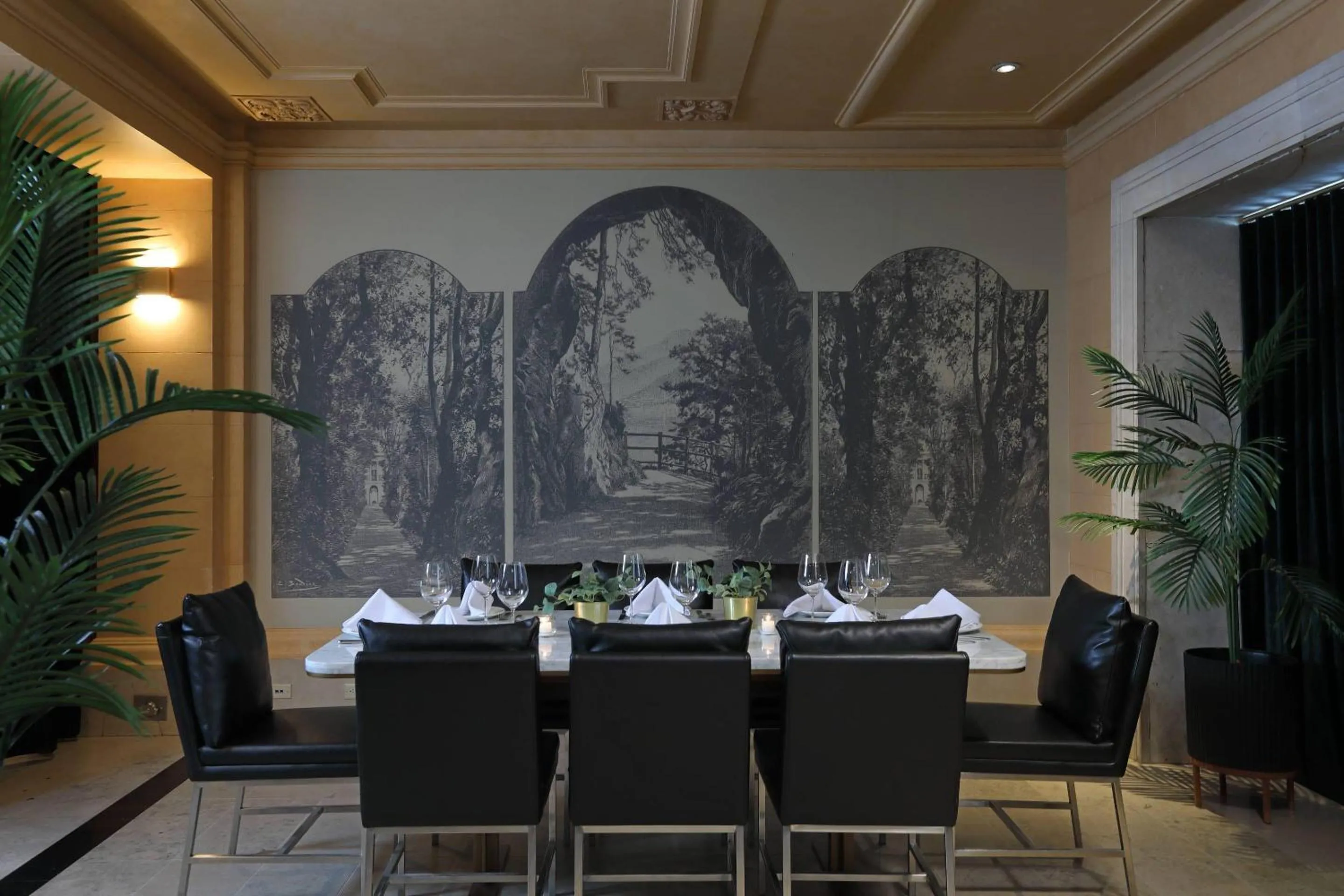 Restaurant/places to eat in The Fort Garry Hotel, Spa and Conference Centre, an Ascend Collection Hotel