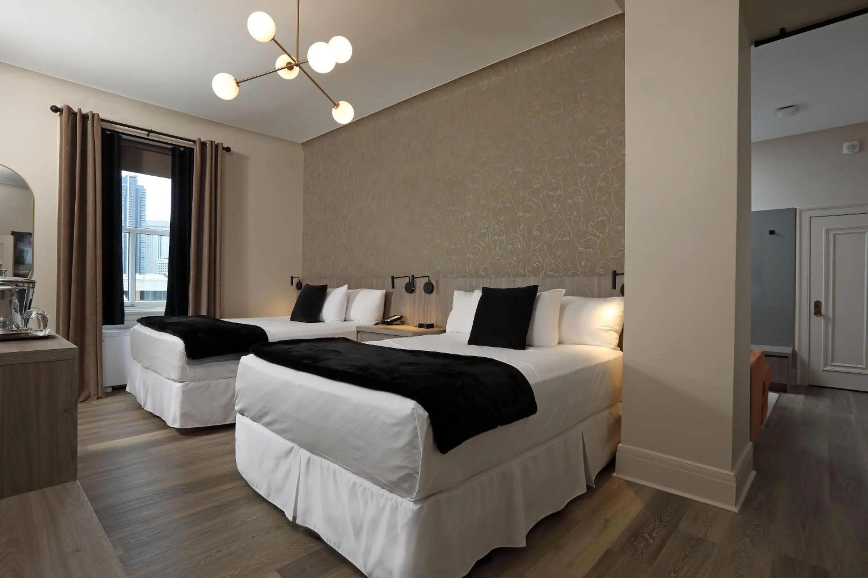 Bedroom, Bed in The Fort Garry Hotel, Spa and Conference Centre, an Ascend Collection Hotel